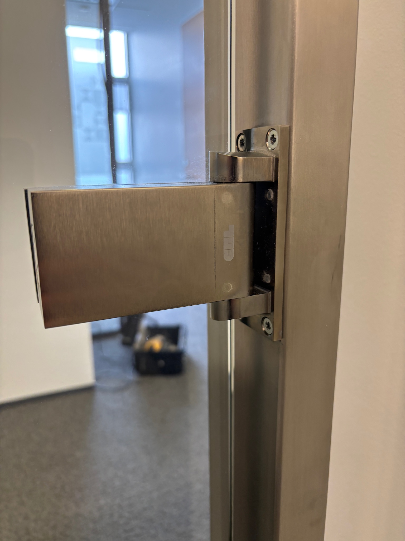 SELT / SOLD Glerhlið m.segullæsingu B95xH121sm. (2 stk) 4