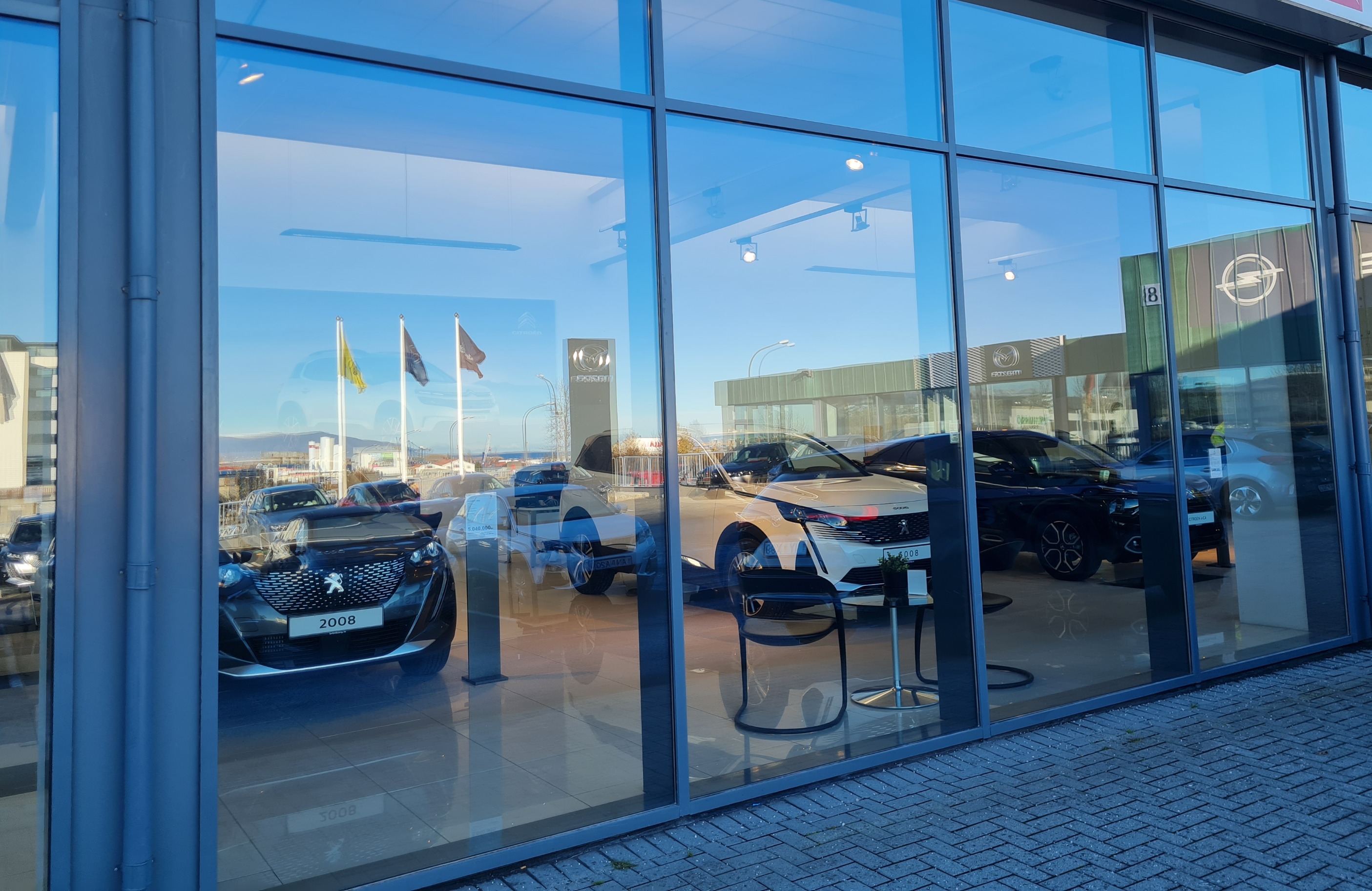 SELT / SOLD Vandaðir glerfrontar - glerrennihurðir - útihurðir 15