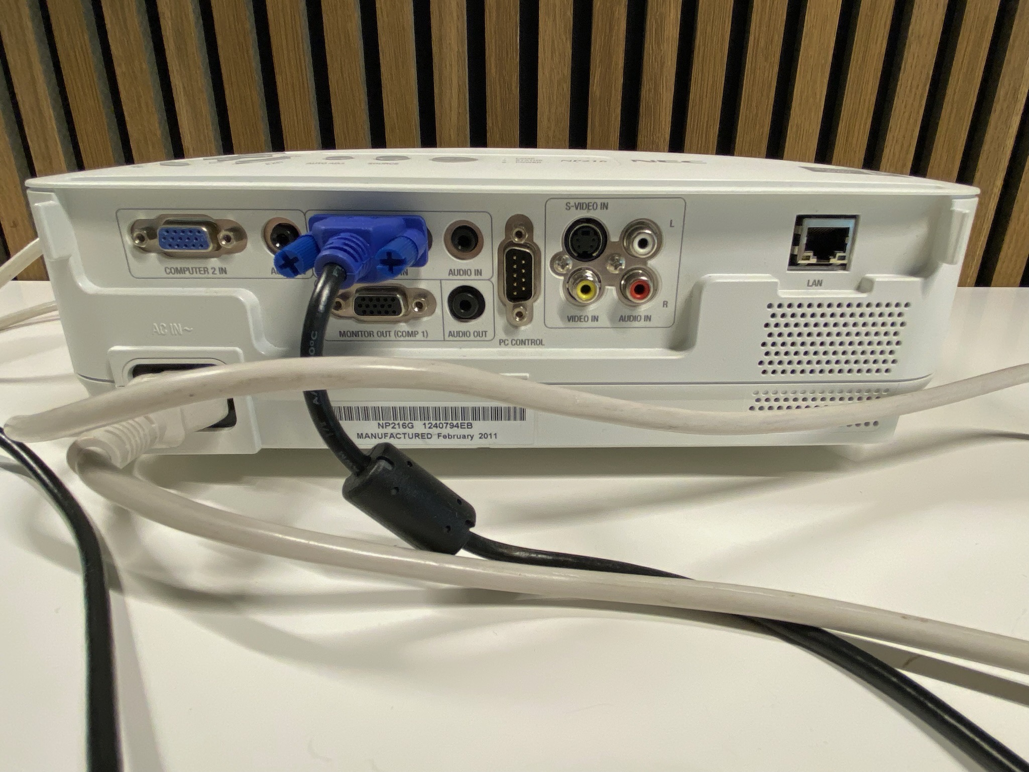 SELT / SOLD NEC NP216 skjávarpi 4