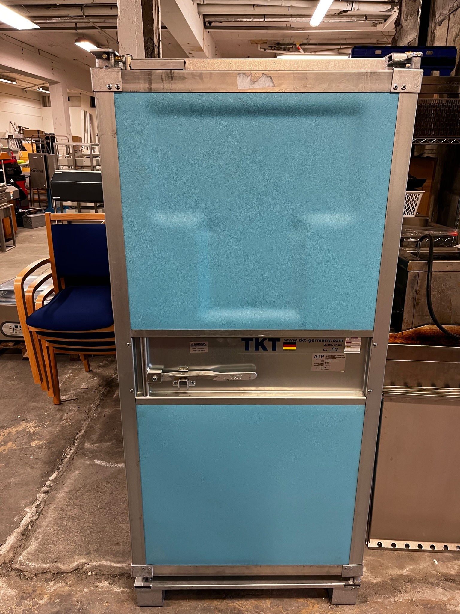SELT / SOLD TKT Germany E-1000 kælibox (2020) 3