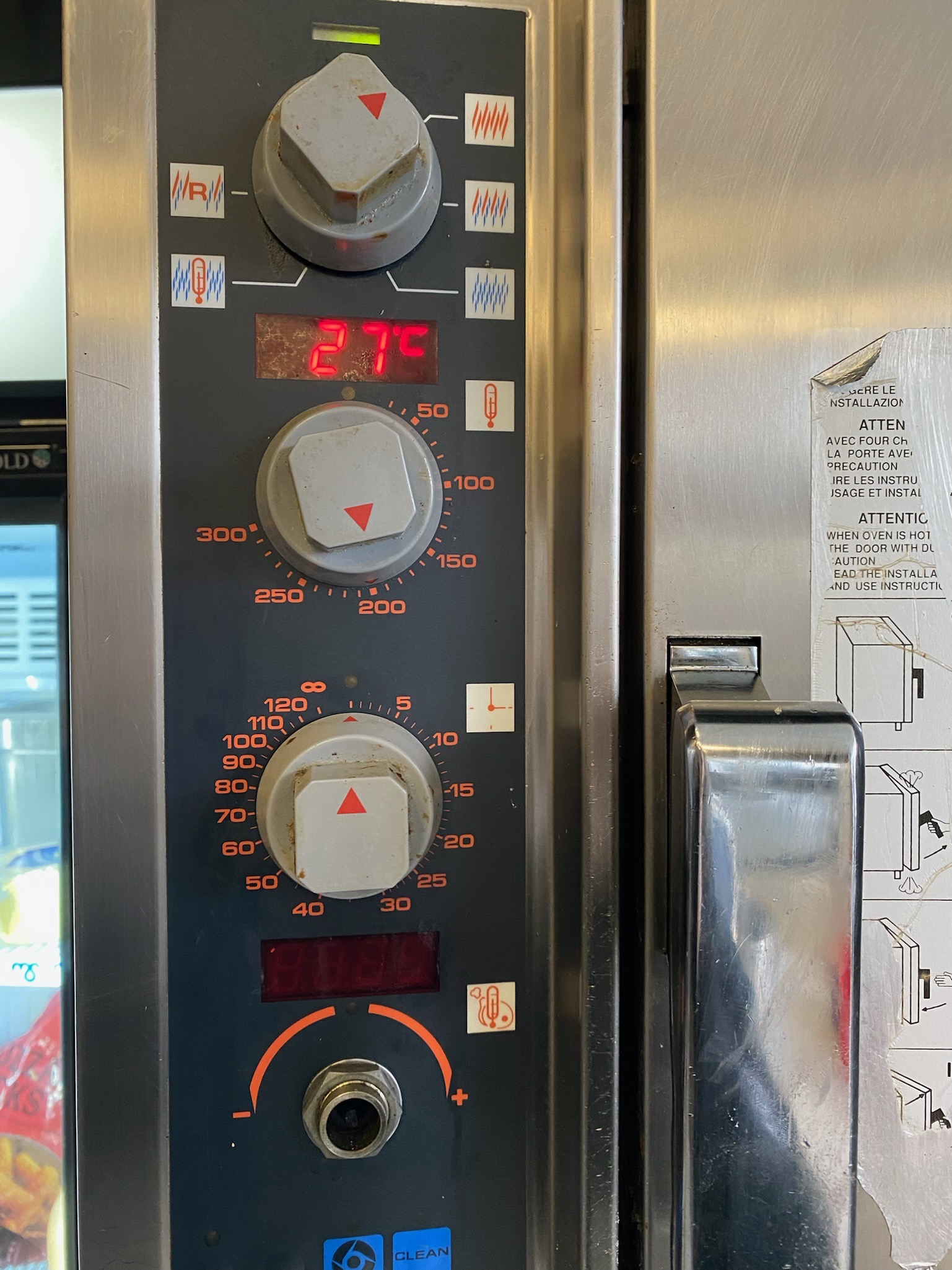 SELT / SOLD Zanussi ofn frá ProGastro, H70 x B85 x D76 sm. 2
