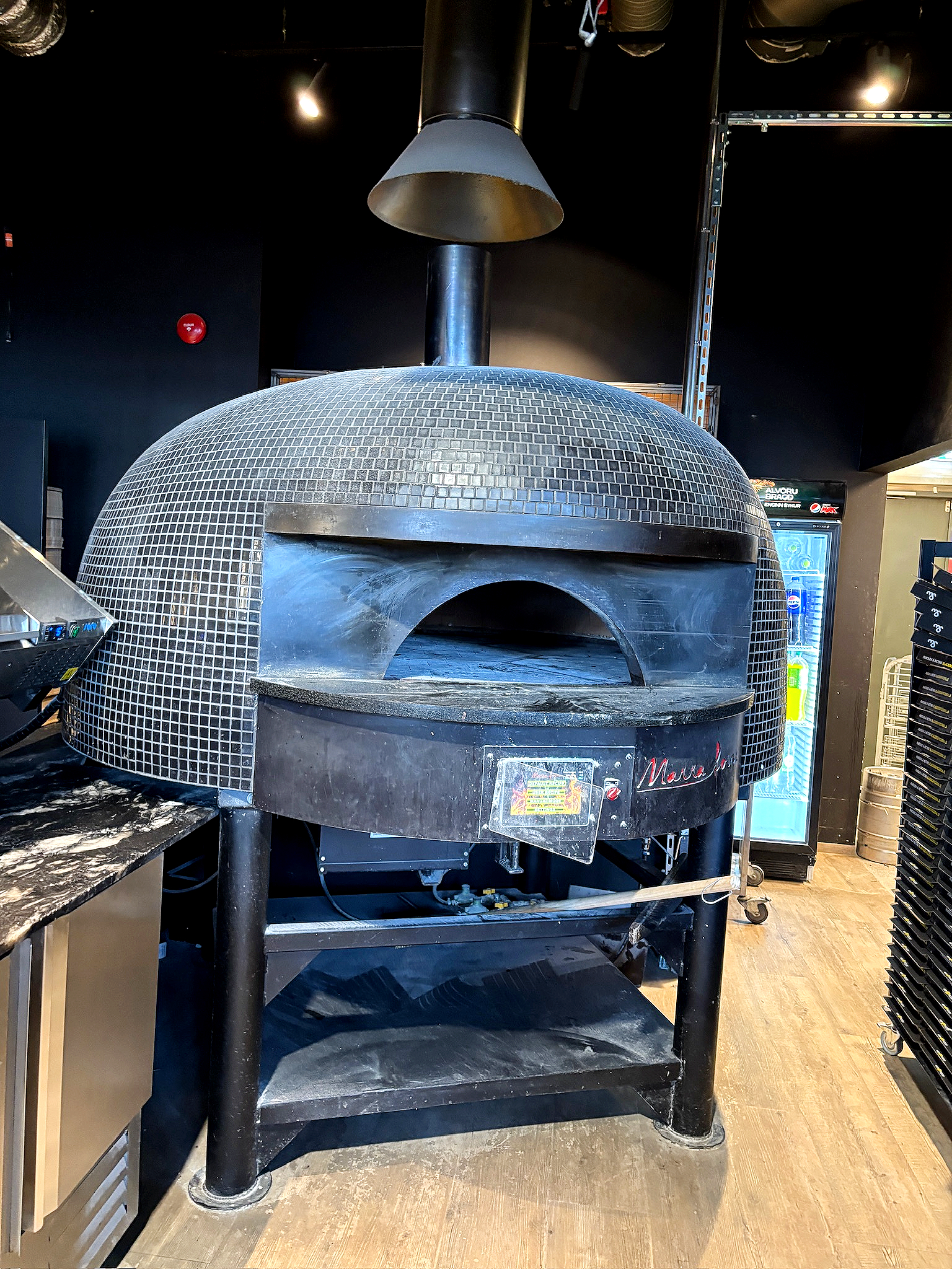 SELT / SOLD Pizzaofn Marra forni gas með snúningsplötu 3