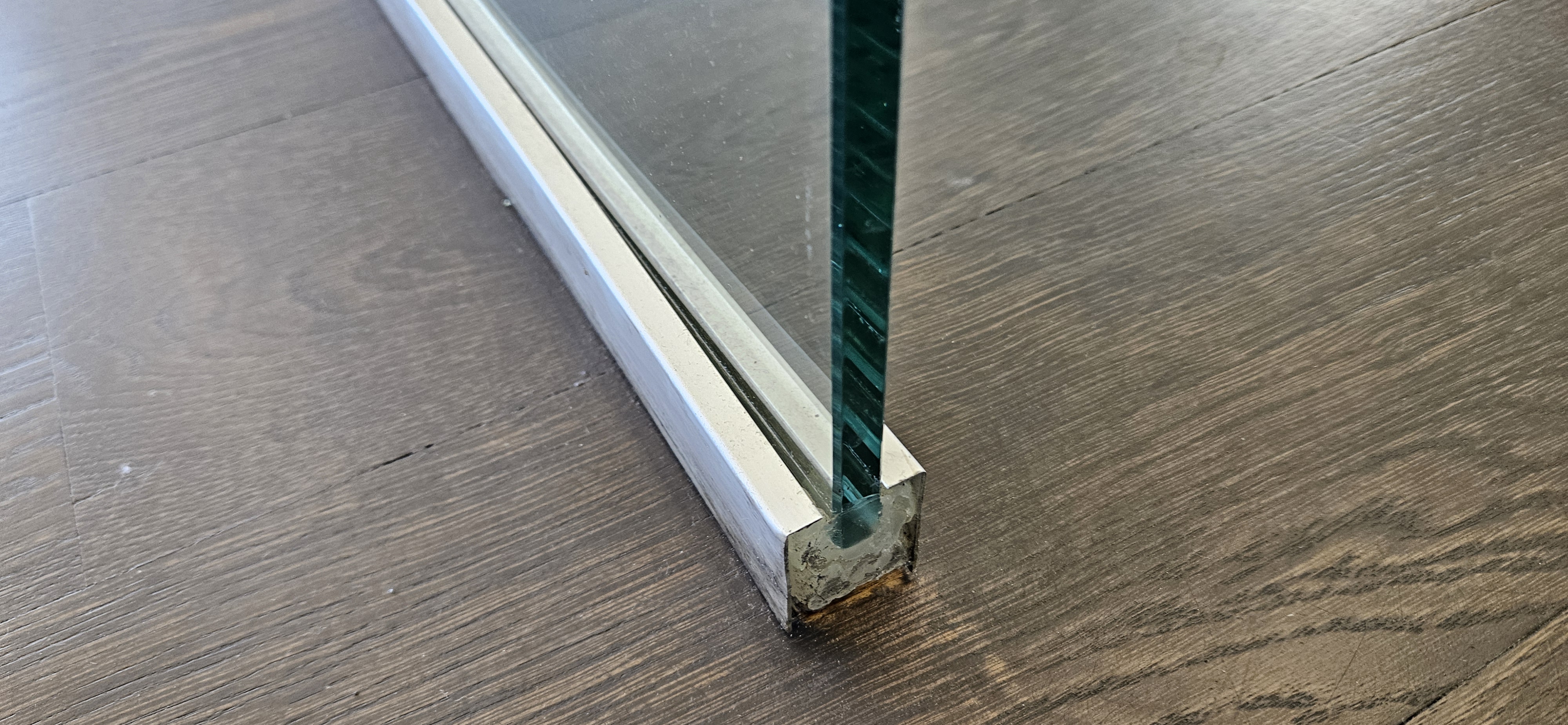 SELT / SOLD Hert gler, 7 skrifstofur 4
