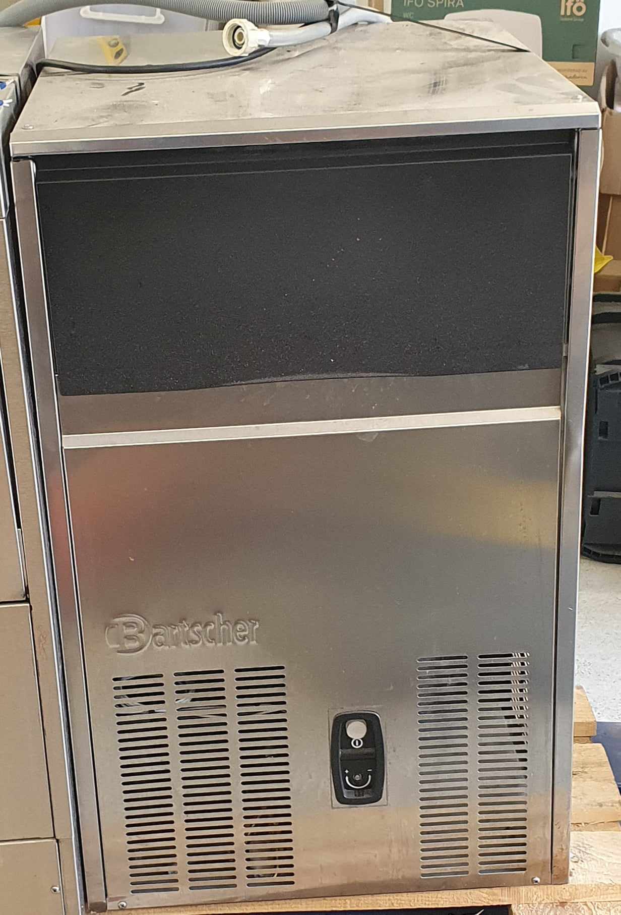 SELT / SOLD Bartcherer klakavél (2021) 2