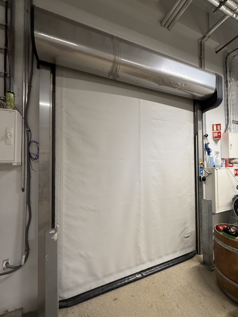 SELT / SOLD Incold hraðhurð frá Kapp ehf-H250xB220sm. (4 stk) 4