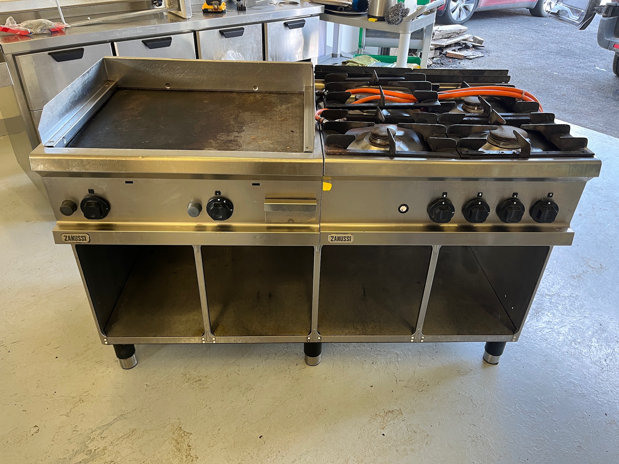 SELT /SOLDZanussi gas eldavél og steikingarpanna, B141 x D70 x H85 sm. 2