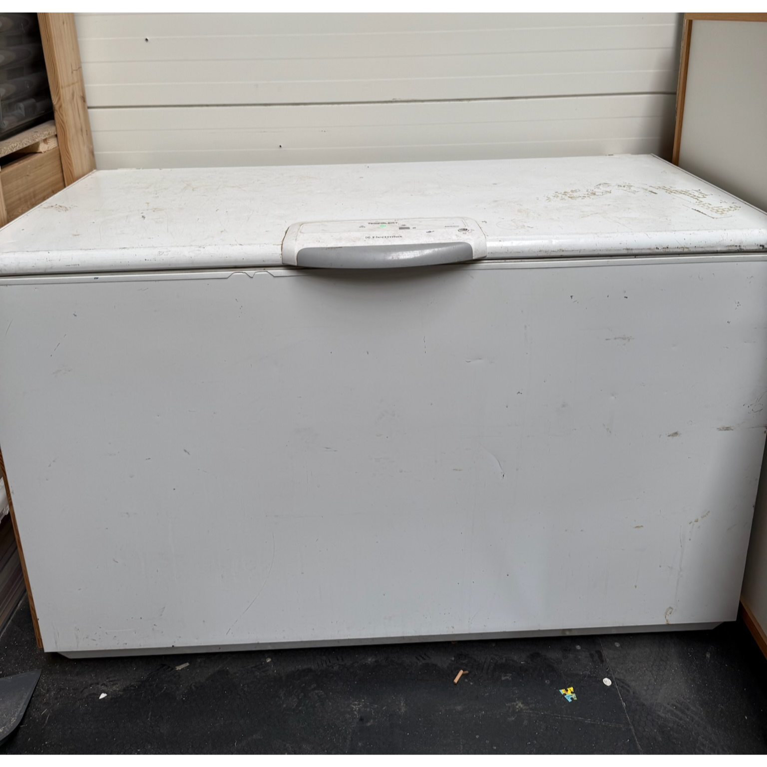 SELT / SOLD Electrolux frystikista, ~370ltr.