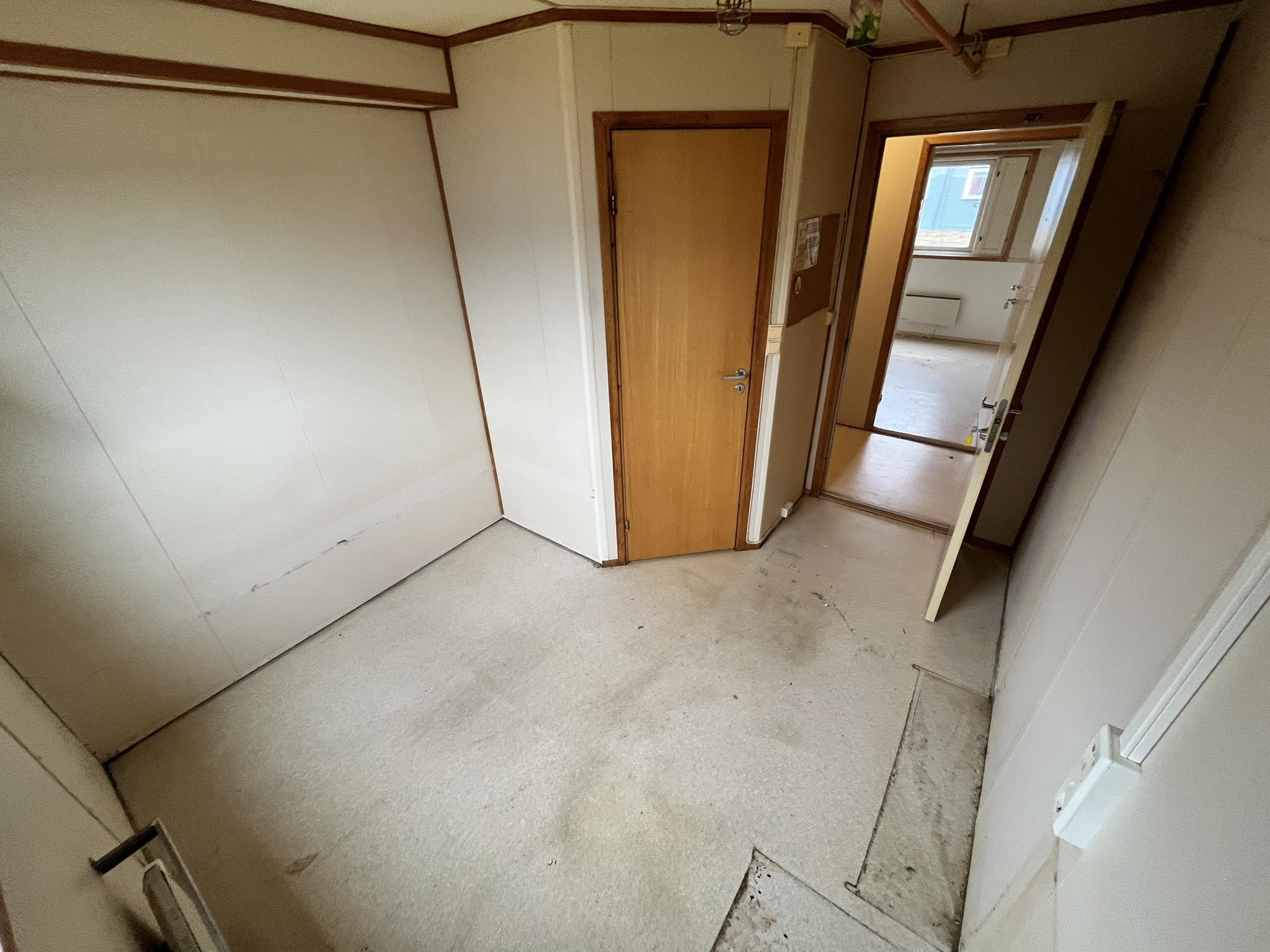 SELT / SOLD - Smáhýsi - hótel - hostel - vinnubúðir - 13 stk., 270 fm. 12