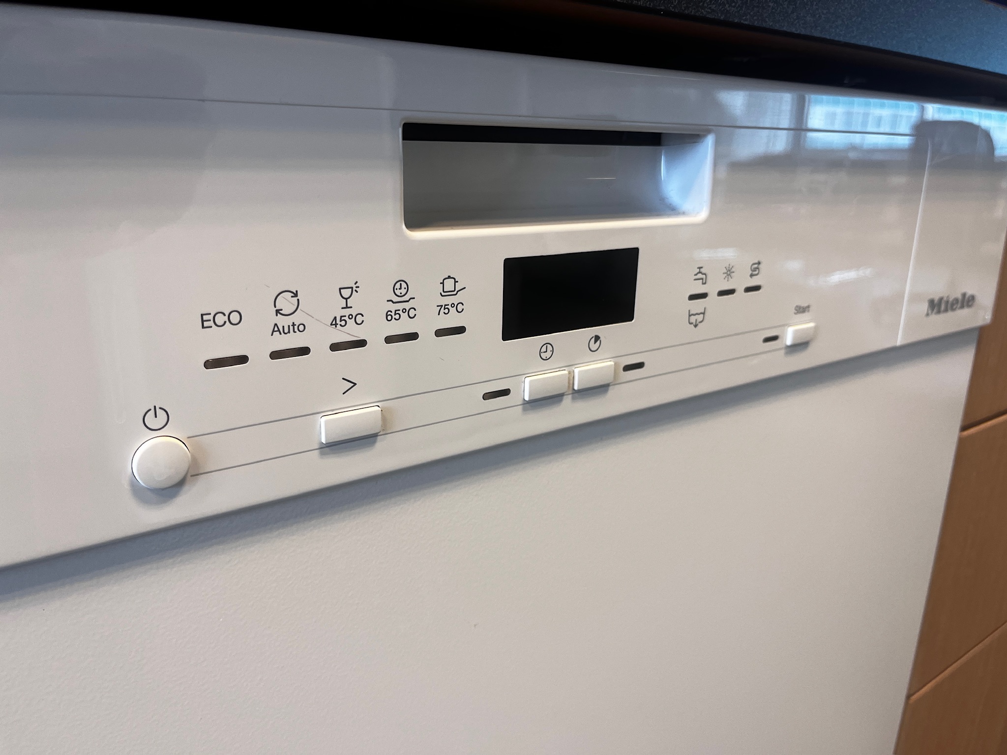 SELT / SOLD Miele uppþvottavél, 60sm. 6