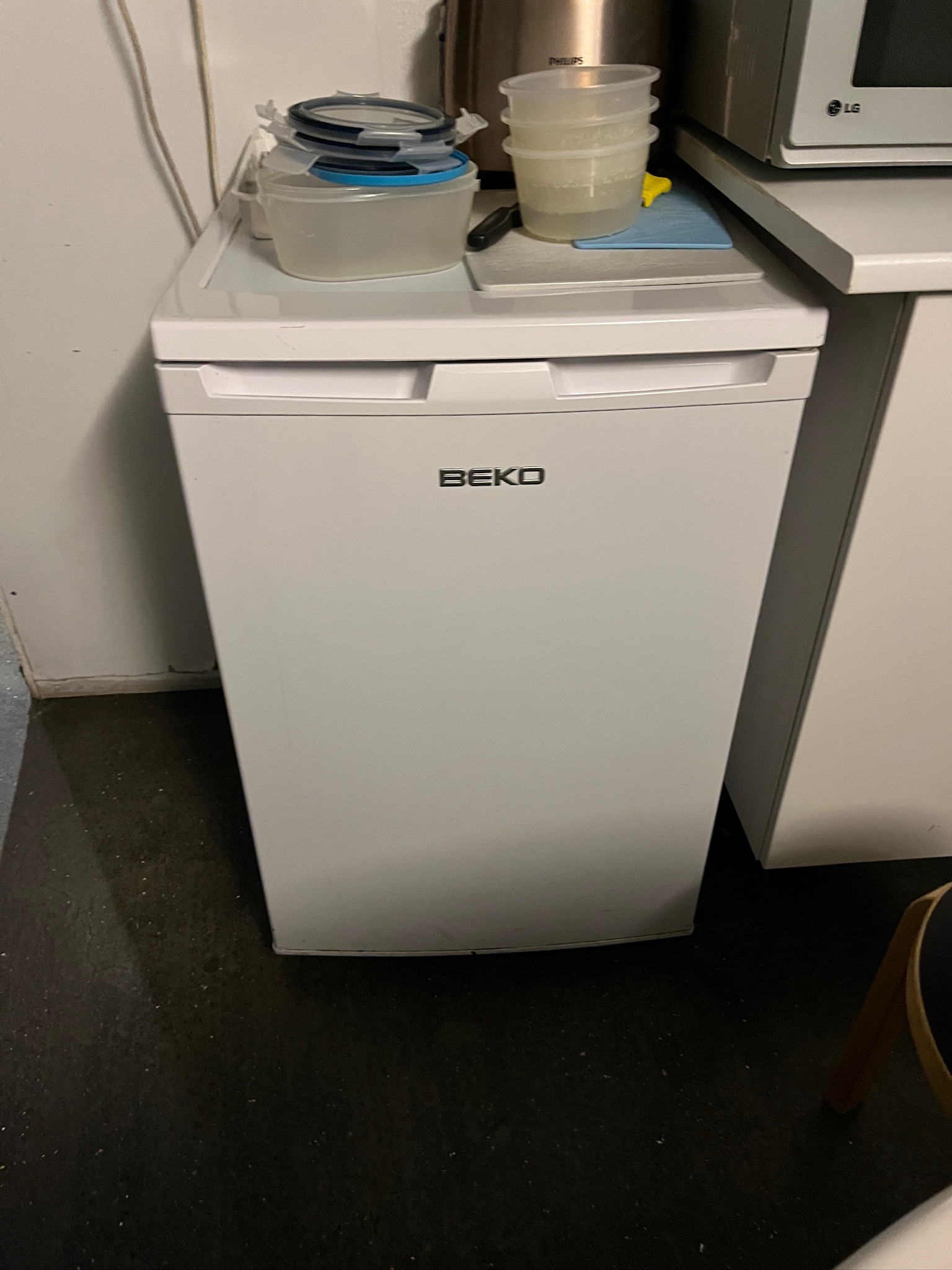 SELT / SOLD - Beko kælir, H85;x B55;x D55;sm. 5