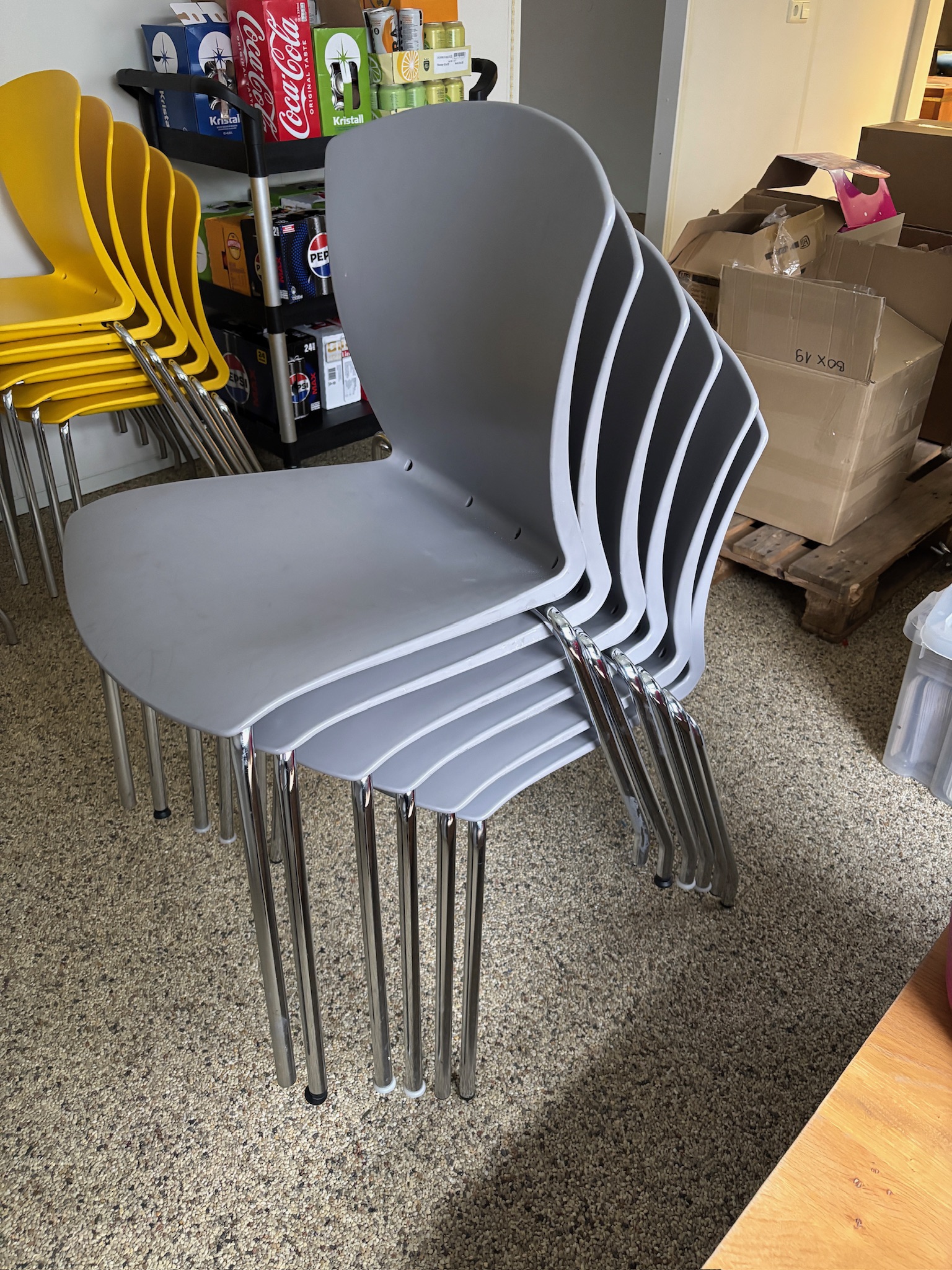 SELT / SOLD Sesta stóll frá Sólóhúsgögn, staflanlegur 7
