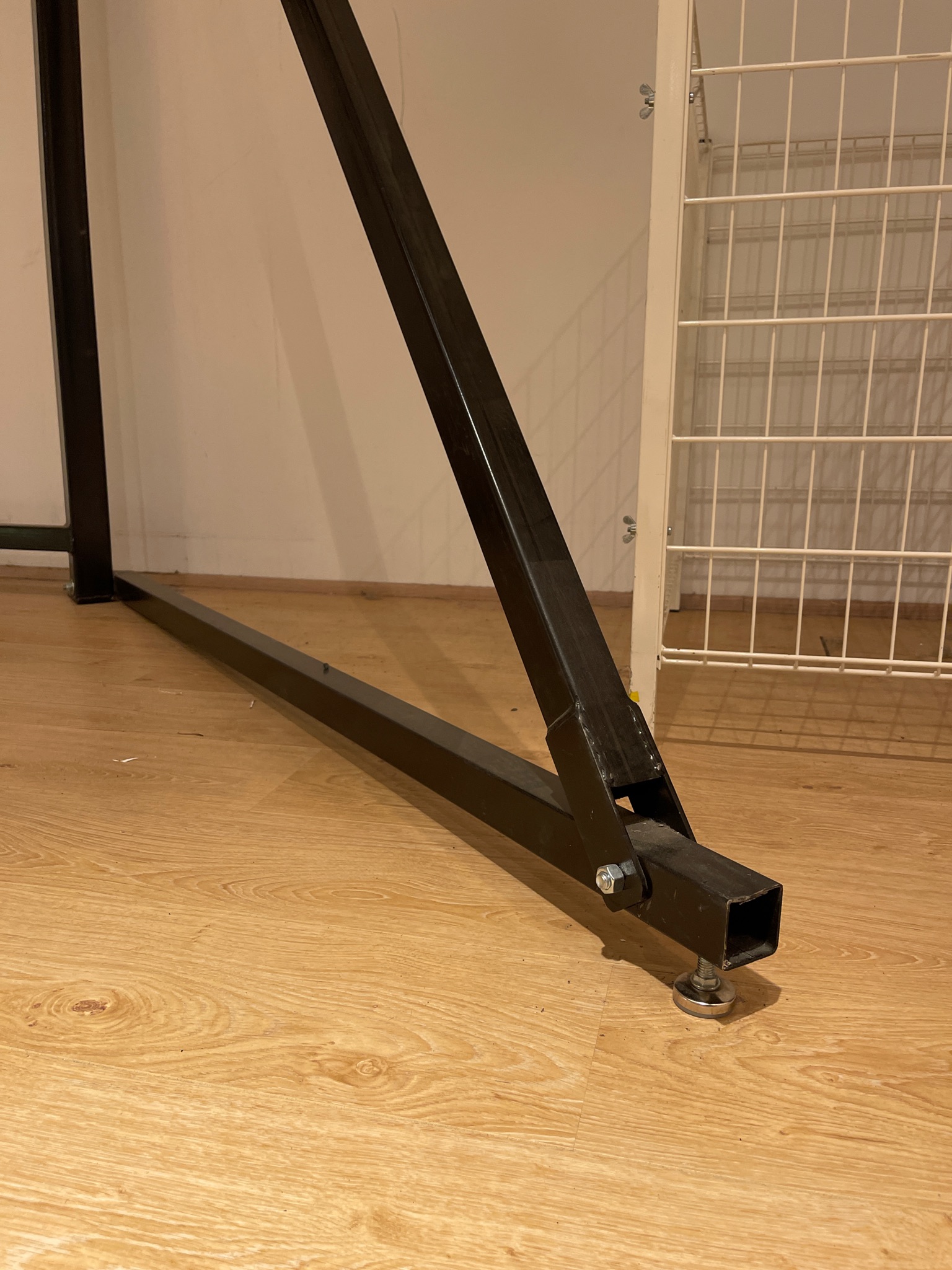 Selt - sold -Teppagrind 11