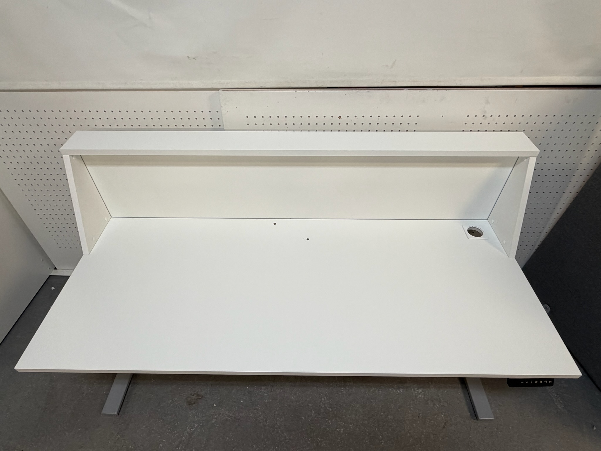 SELT / SOLD NowyStyl rafmagnsmóttökuborð frá Hirzlunni, B180xD80sm. 5