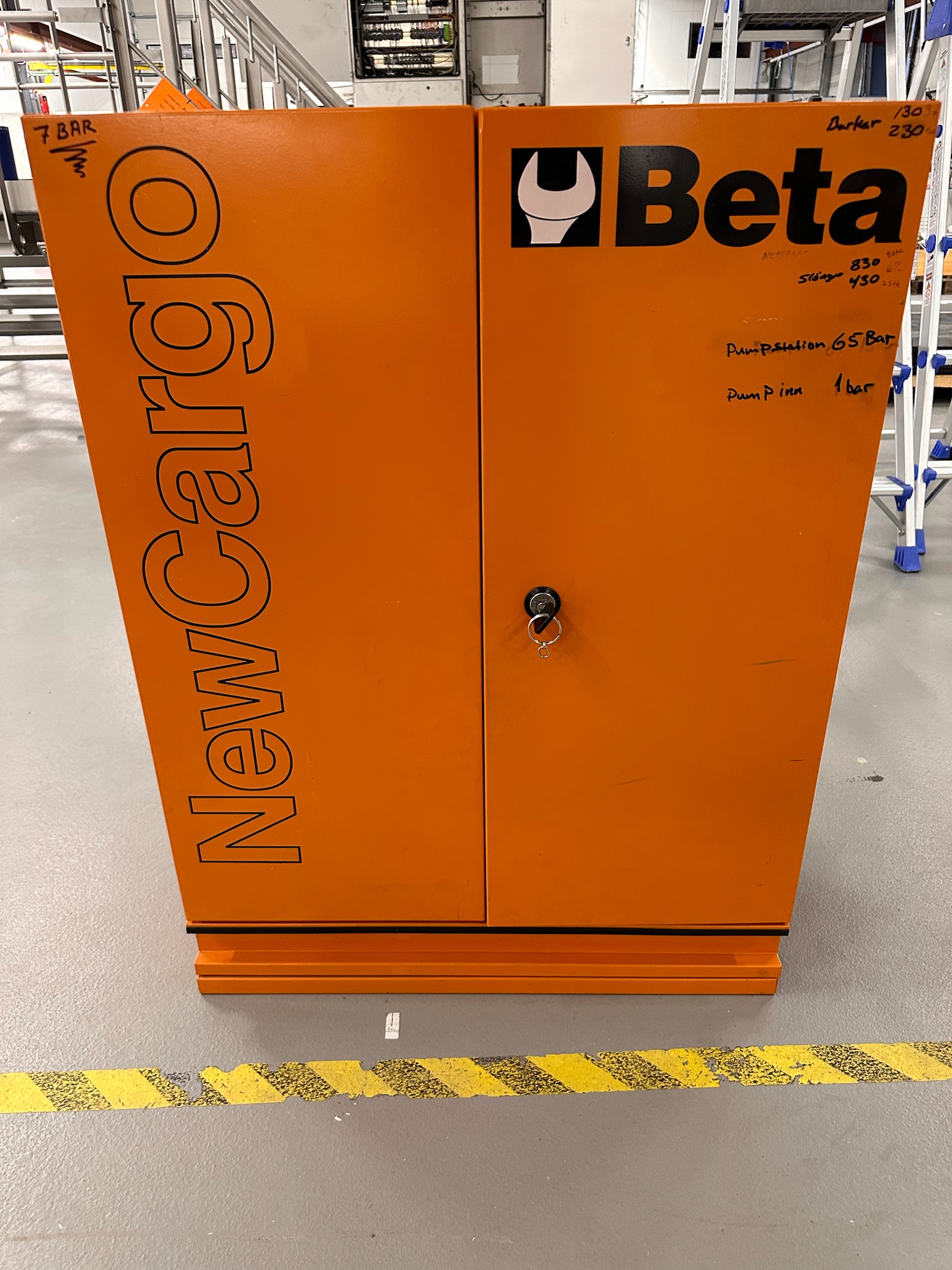 SELT / SOLD - Beta verkfæraskápur, H90;x B68 x D28 sm. 2