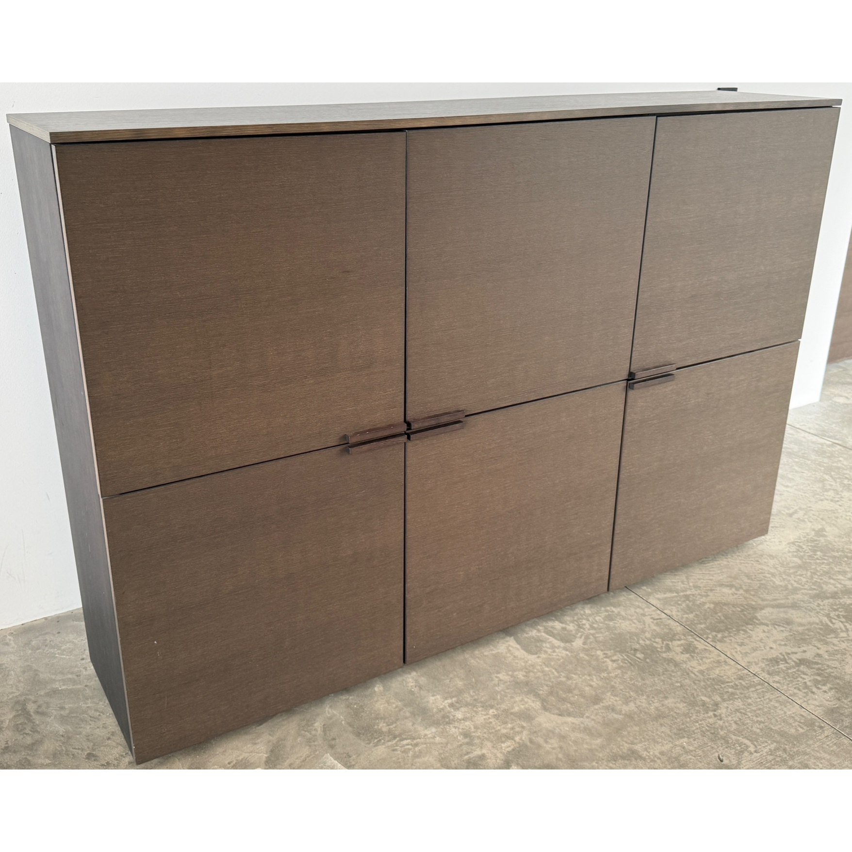 SELT / SOLD Tisettanta kommóða - sérsmíðað á Ítalíu - B187 x D40 x H126 sm.