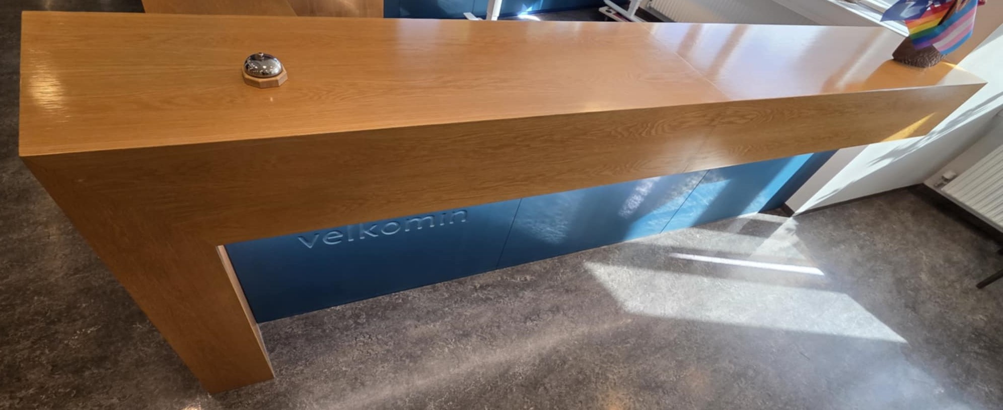 SELT / SOLD Móttökuborð með ledlýsingu, sérsmíði - tvær starfsstöðvar 5