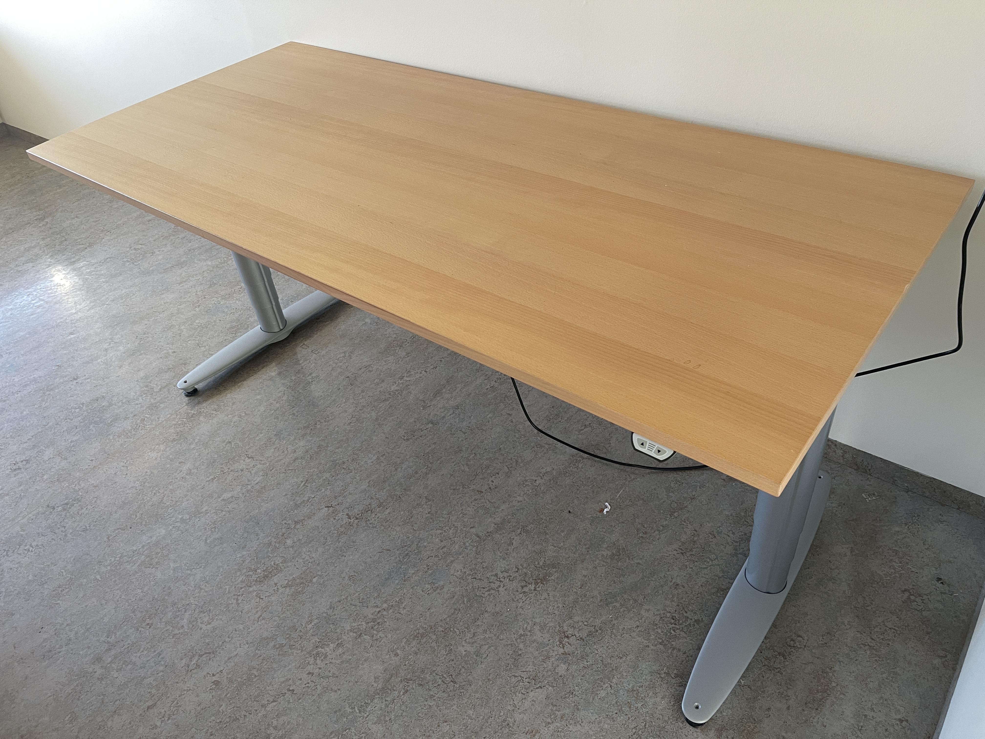 SELT / SOLD Kinnarps T Series 180x80 frá Pennanum 4