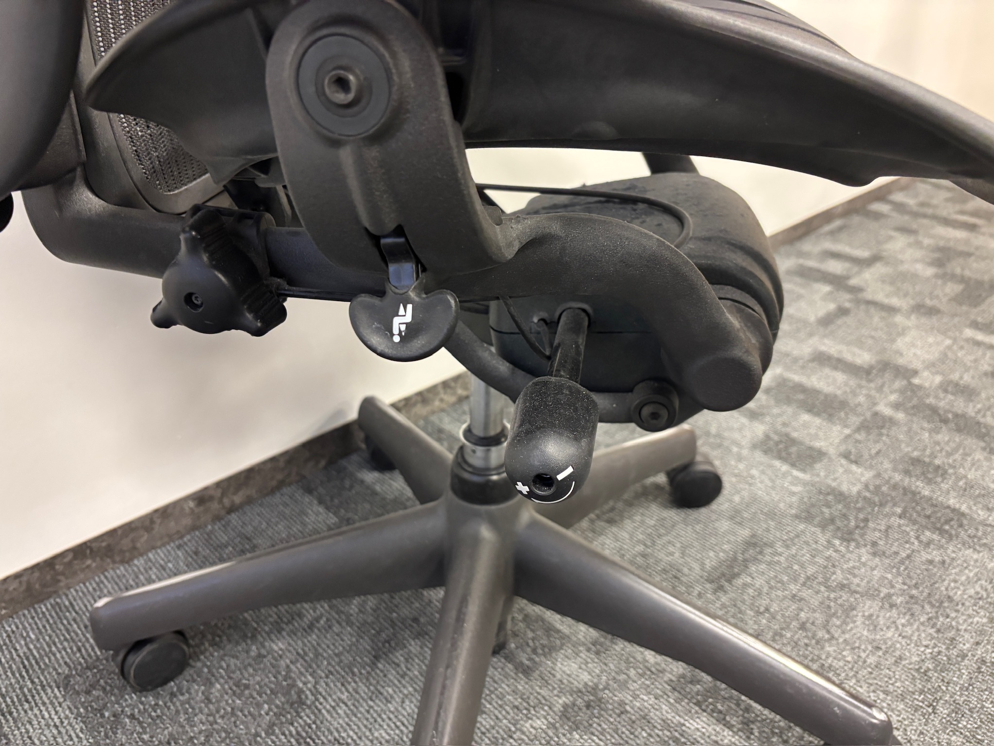 SELT / SOLD Herman Miller Aeron, B stærð 7