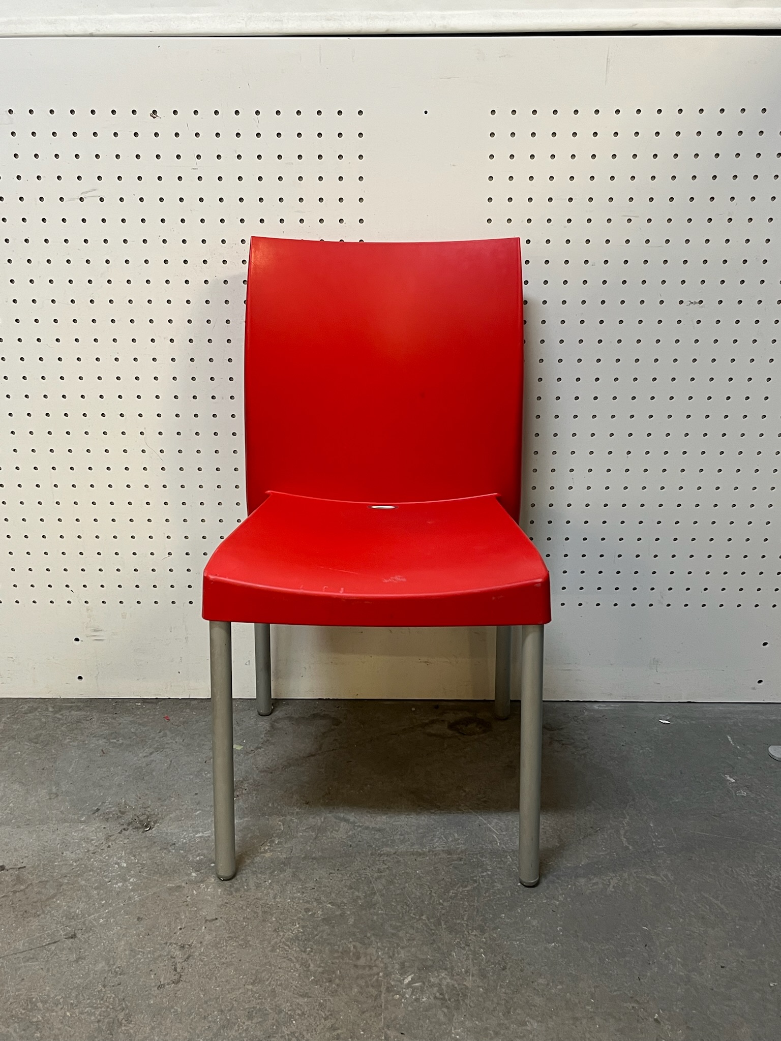 SELT / SOLD Pedrali stóll frá Pennanum, staflanlegur (40 stk.) 2