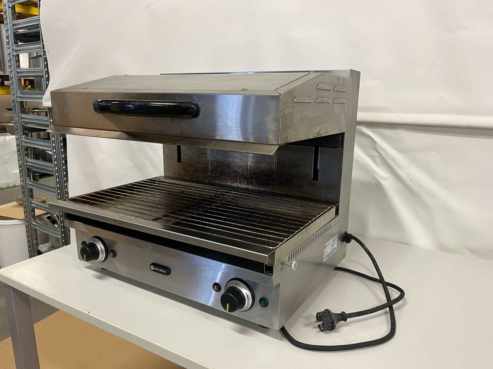 SELT / SOLD Hendi Salamander 600