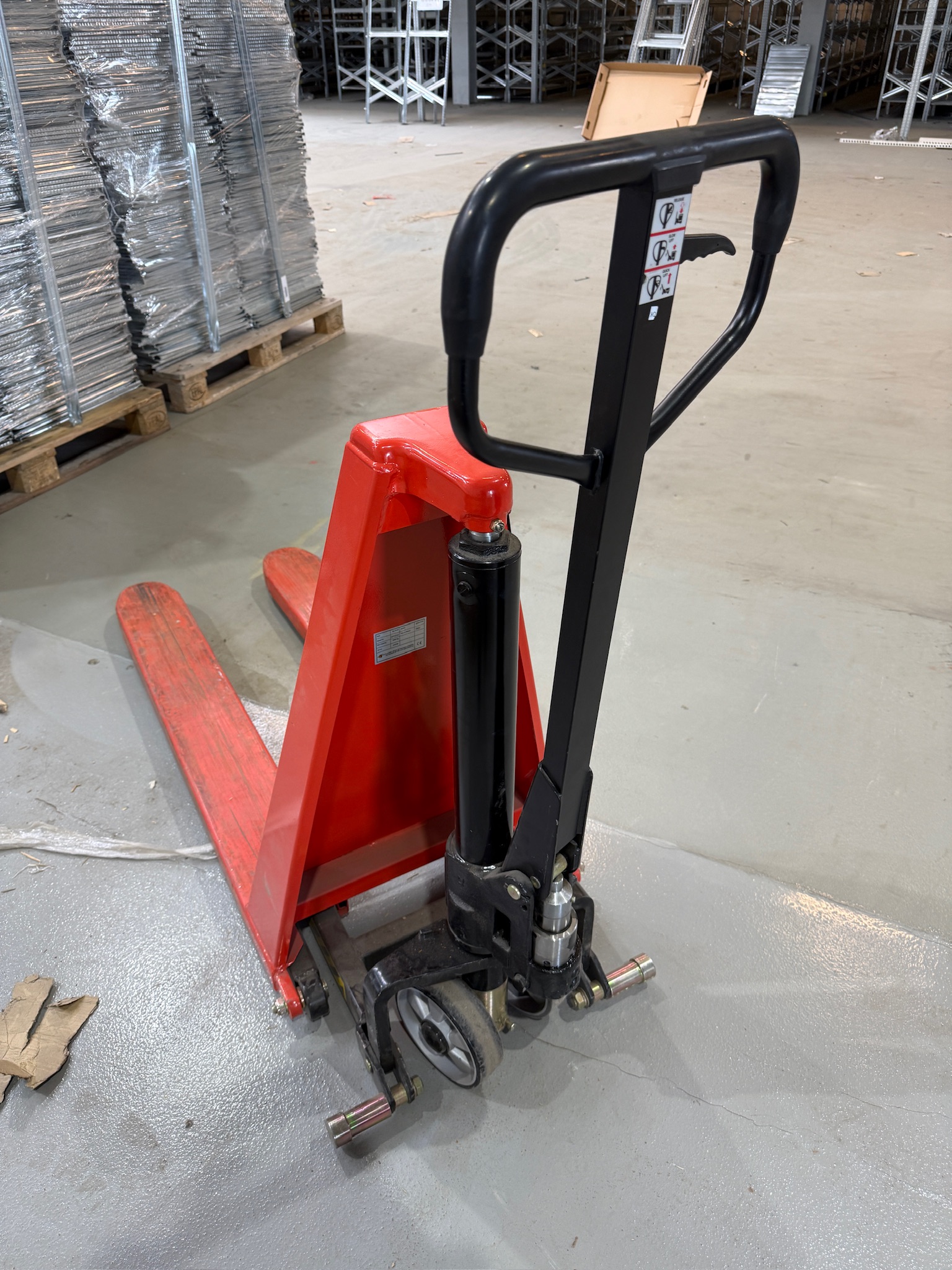 Skæralyfta frá AJ Vörulistanum, 1000kg. 4