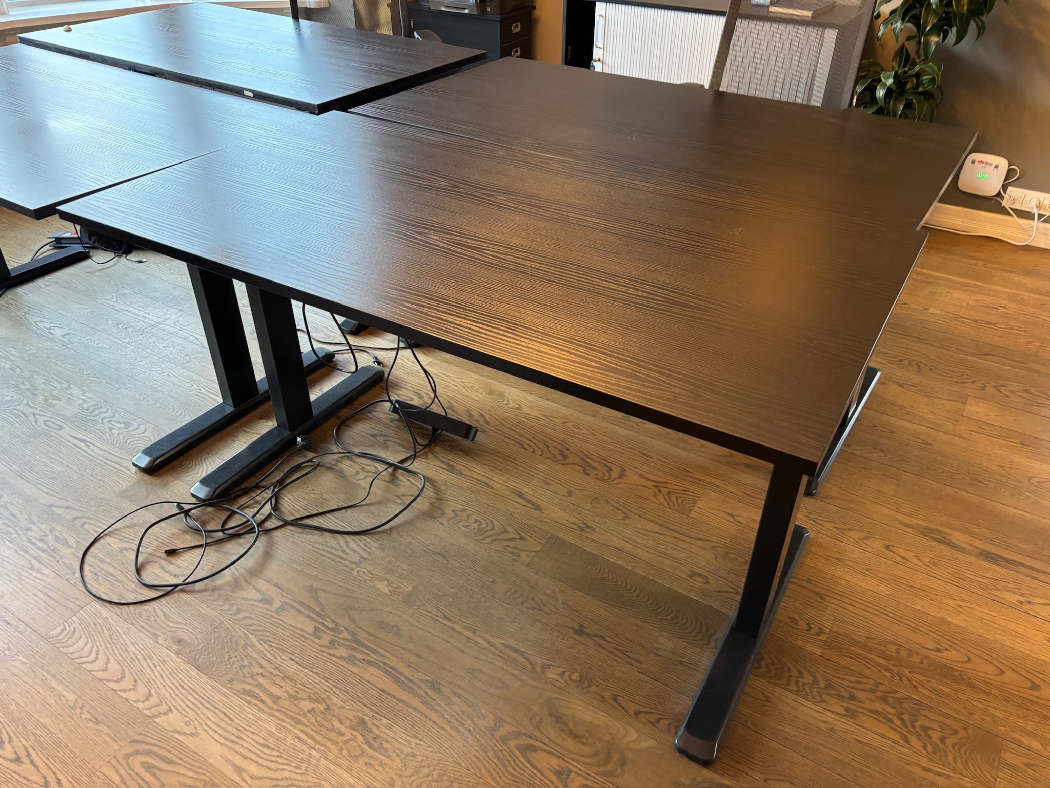 SELT / SOLD Rafmagnsborð svört með minnisstillingu, B150xD80 sm.