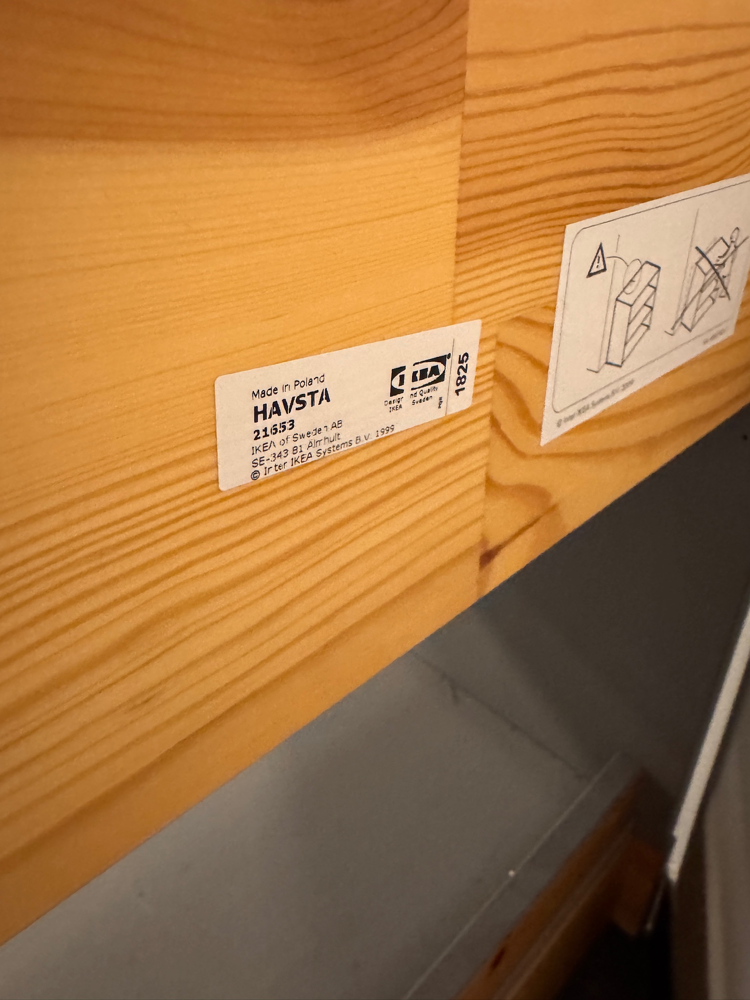 IKEA sjónvarpsskenkur 6
