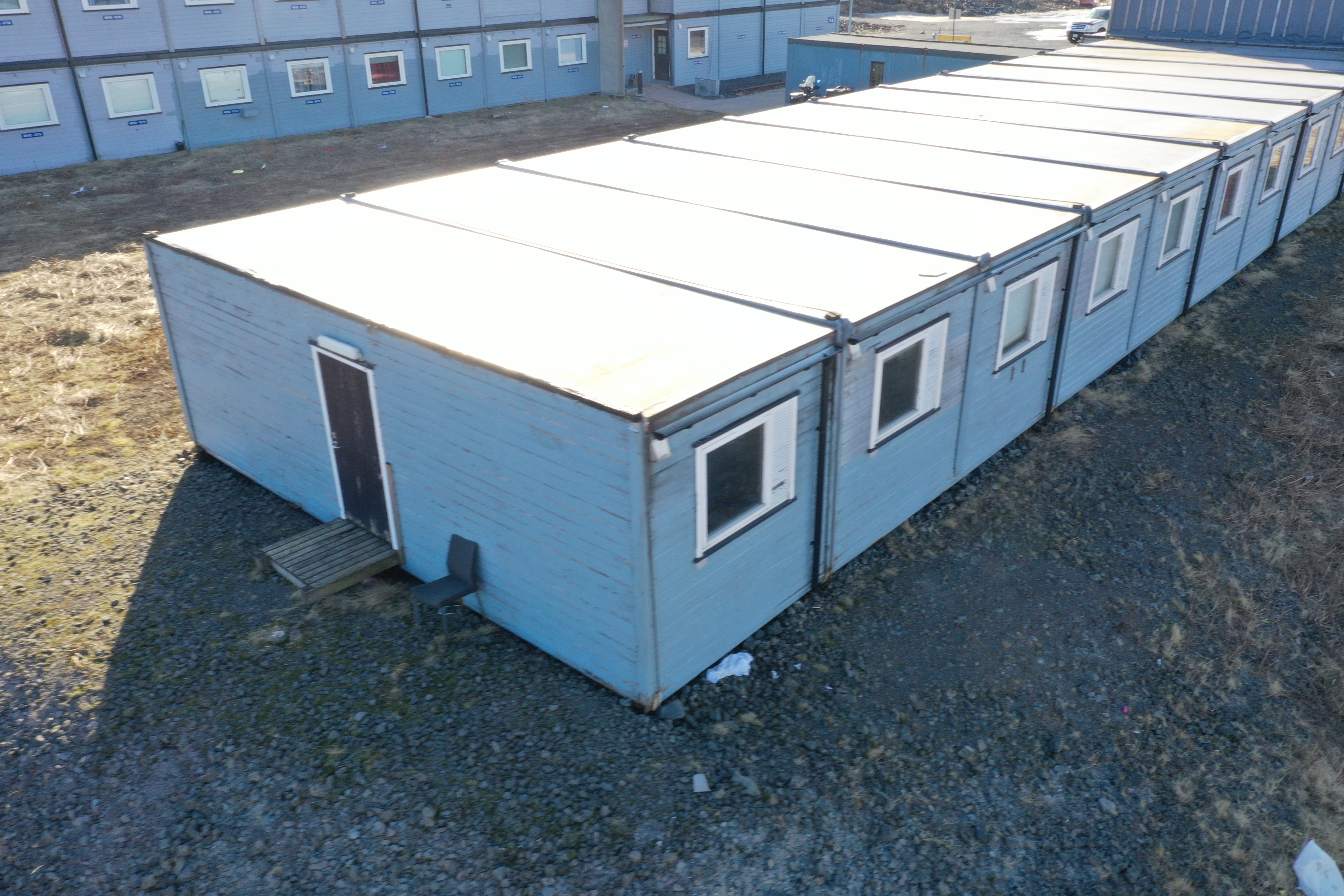 SELT / SOLD - Smáhýsi - hótel - hostel - vinnubúðir - 13 stk., 270 fm. 2