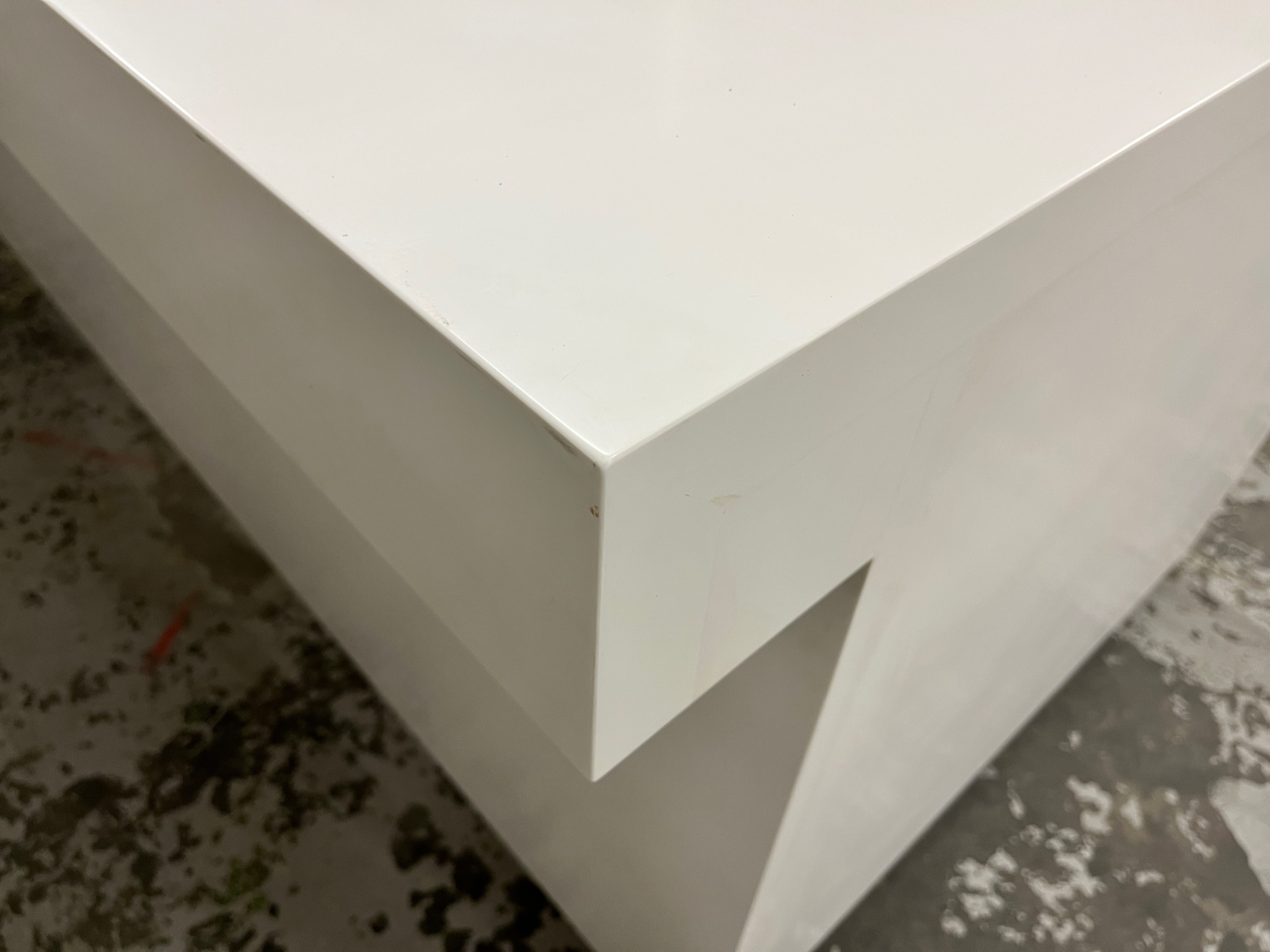 SELT / SOLD Vandað móttökuborð - 6m á breidd 3