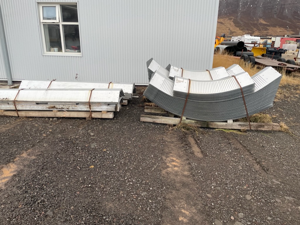 SELT / SOLD - Durospan - tækjahús - 250fm. 25mx10m -hurðar á báðum endum 2