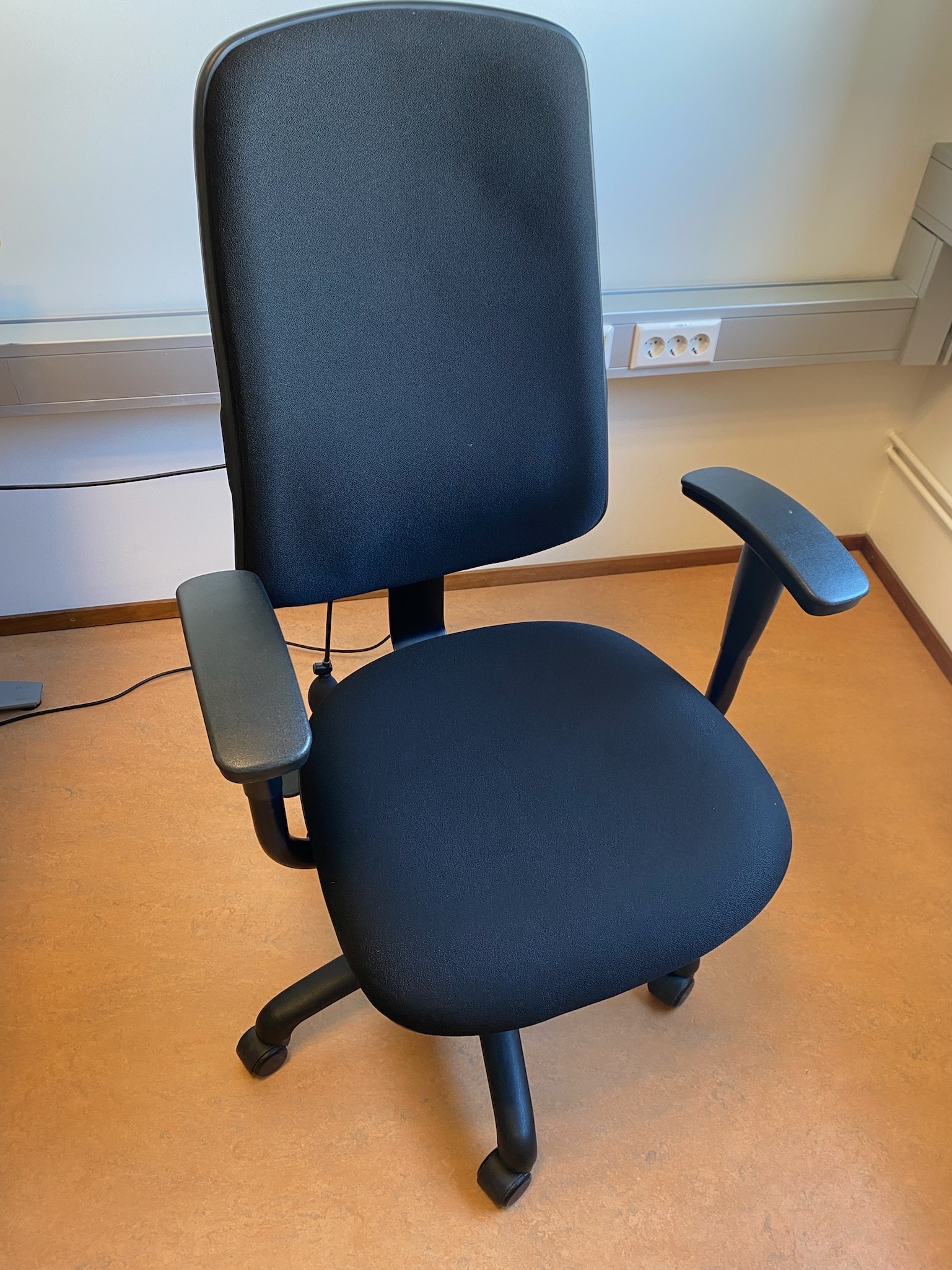 SELT / SOLD Skrifborðsstólar frá Á. Guðmundsson, Mark 30 - Alþingi