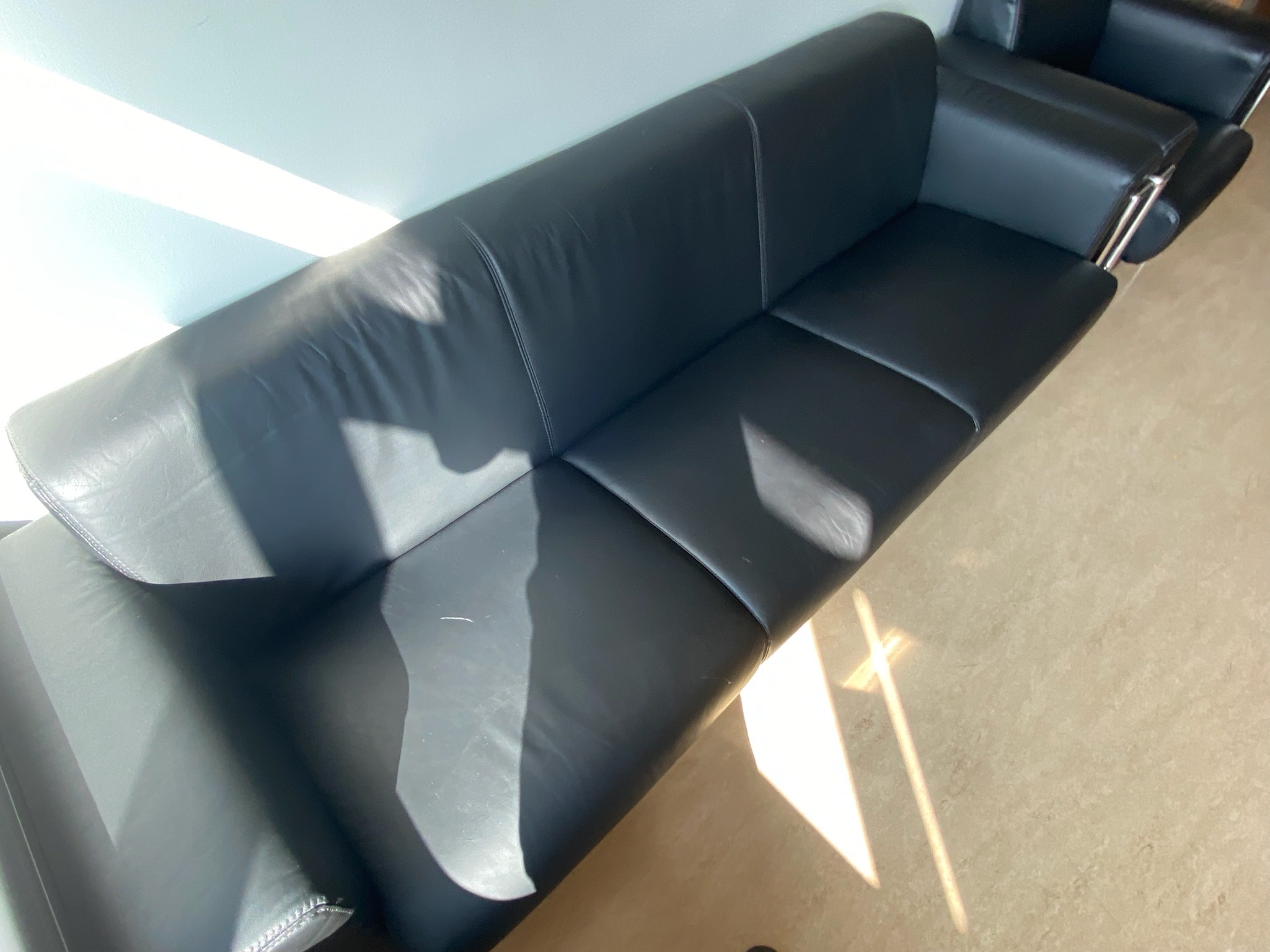 SELT SOLD Vandaður leðursófi - B205 x D65 sm. (2 stk.) - Alþingi 5