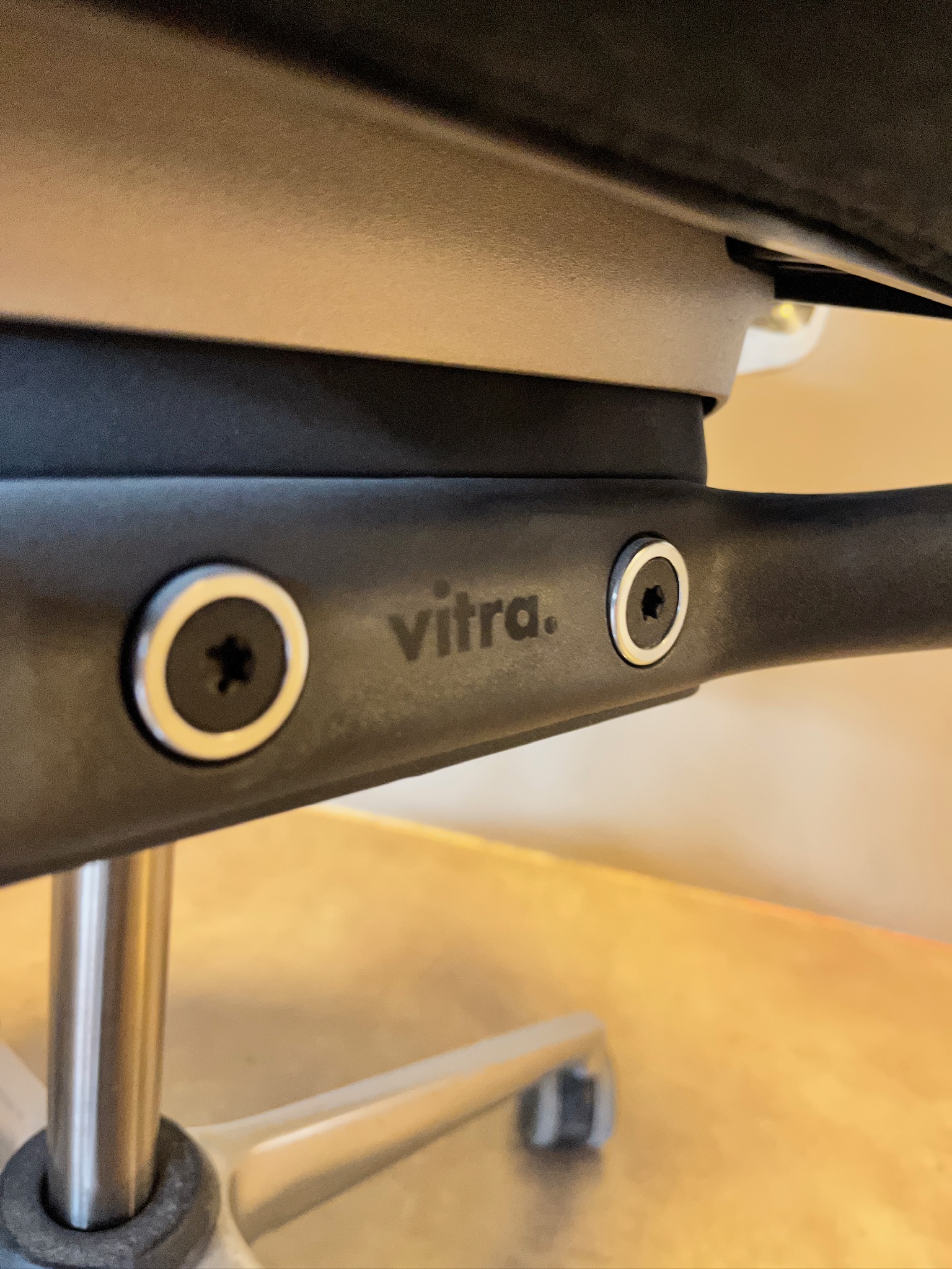 SELT / SOLD Vitra skrifstofustóll frá Pennanum 8