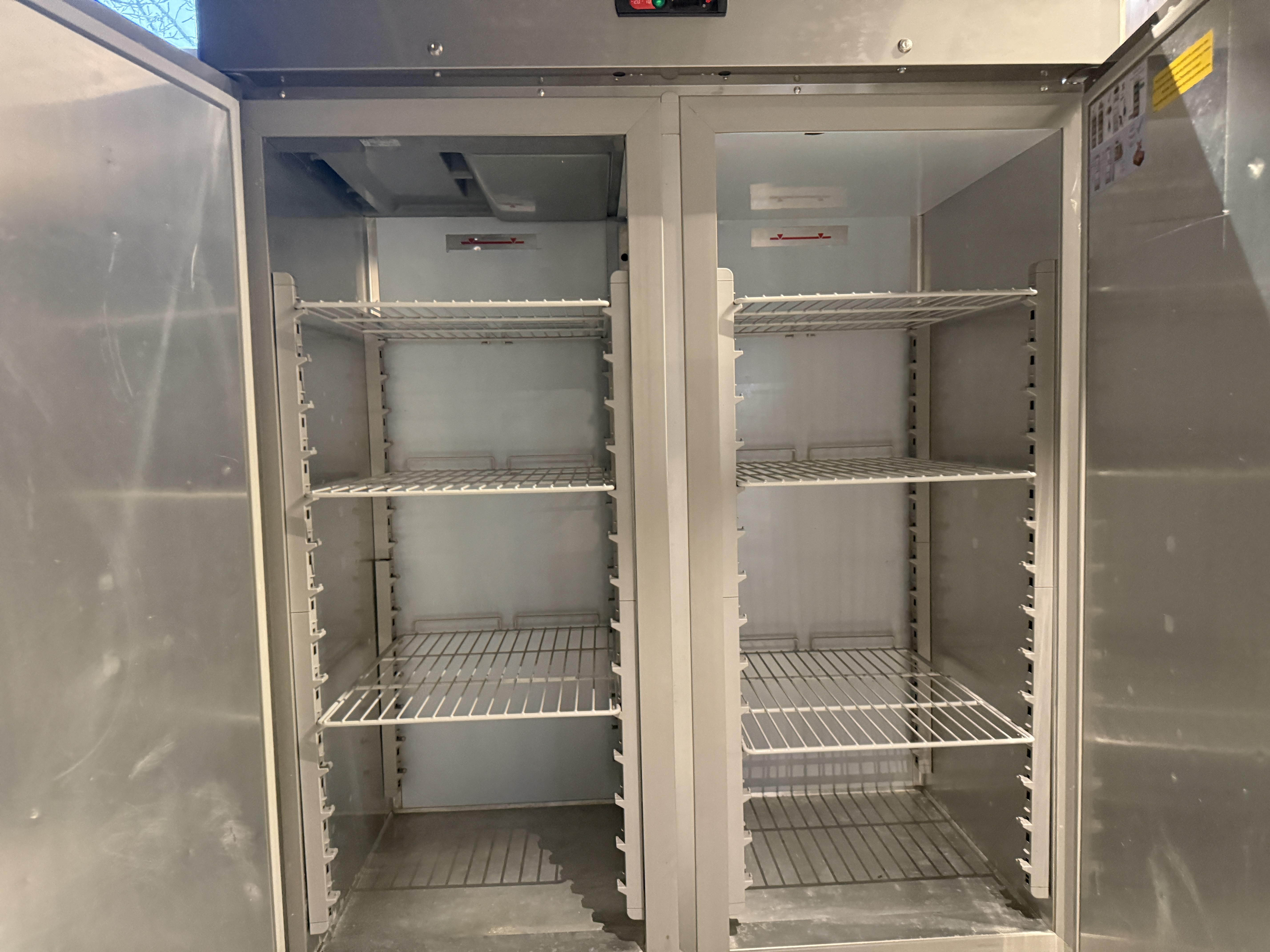SELT / SOLD Ilsa frystir tvöfaldur 1400L 2