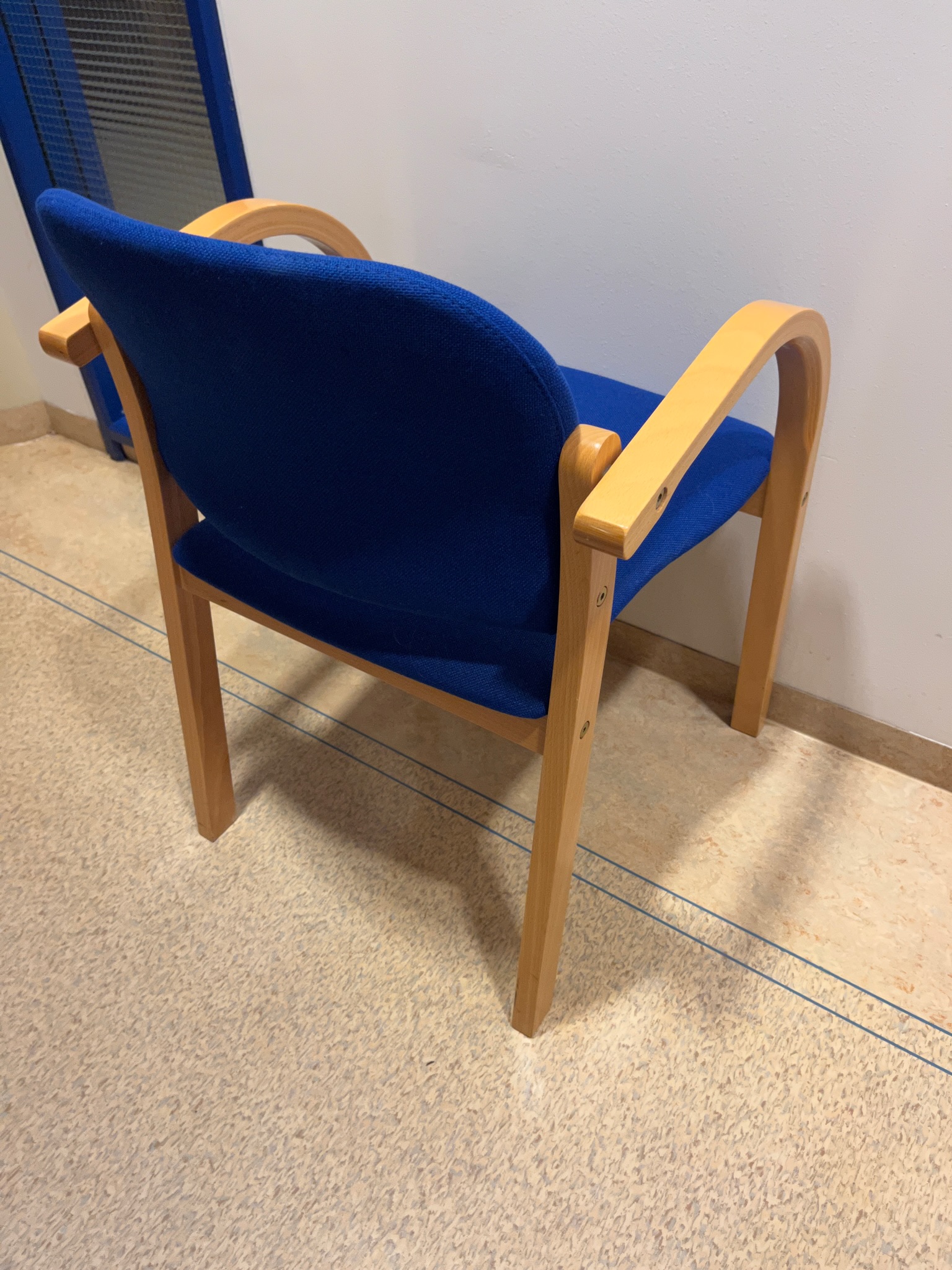 SELT / SOLD Fundarstólar -Dökk bláir, tau 4