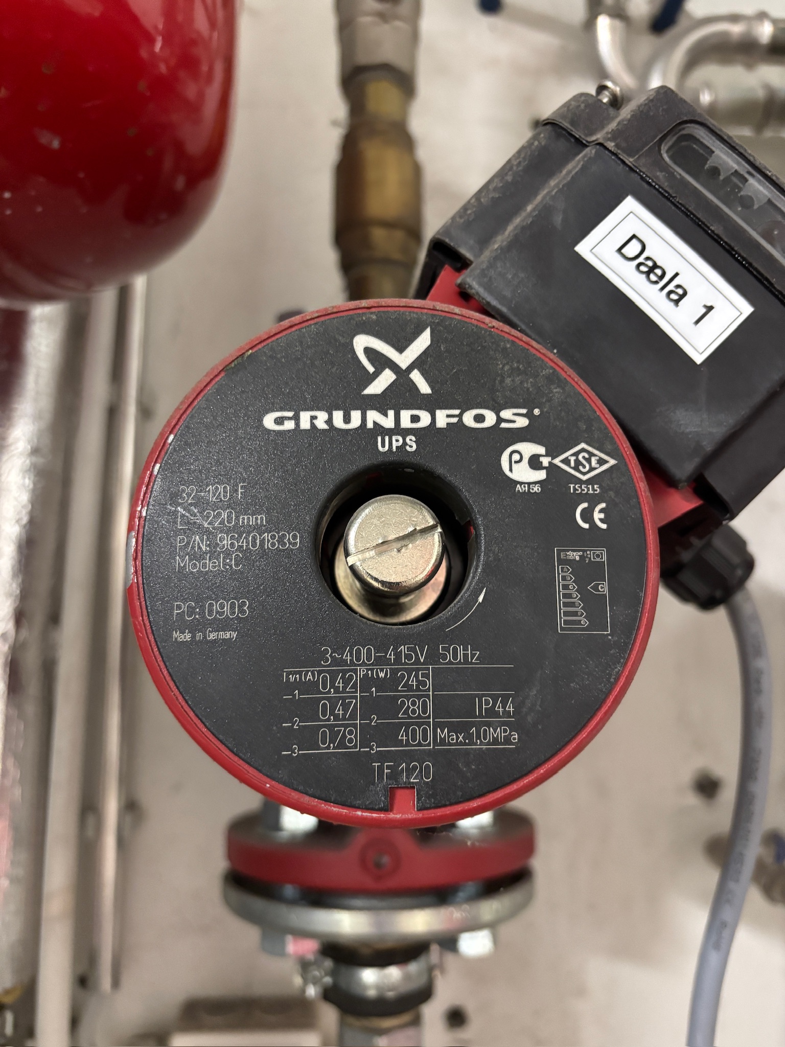 SELT / SOLD Grundfos þriggja hraða hringrásardæla 5