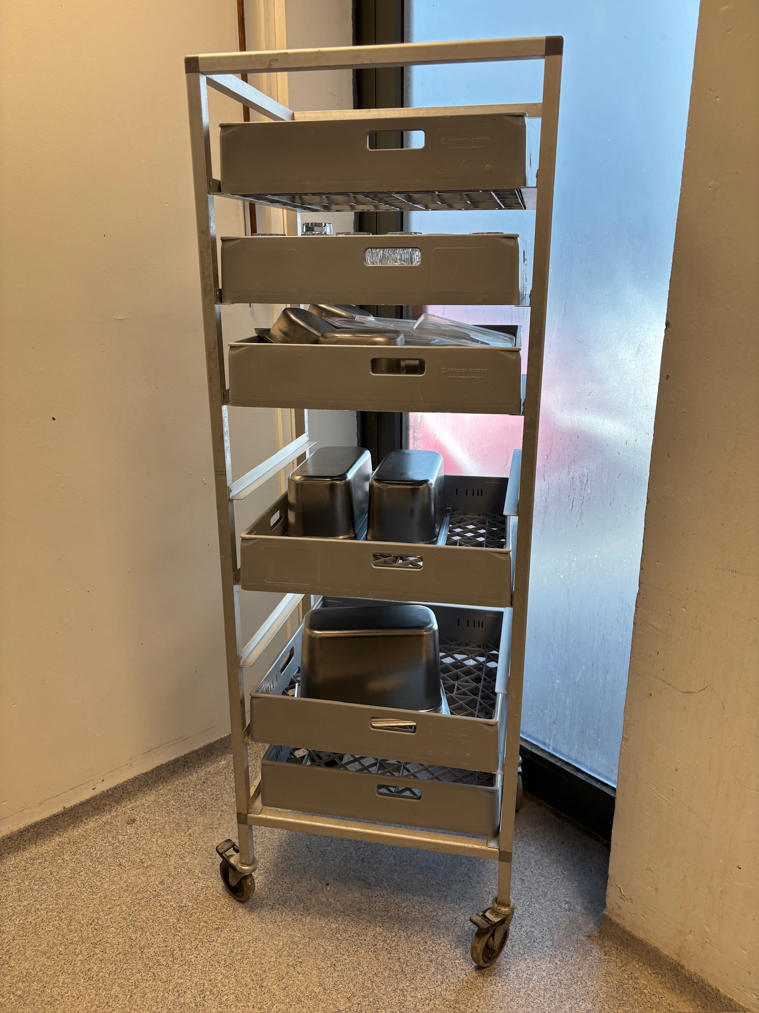 SELT / SOLD Uppþvottavagn, 8 hillur 2