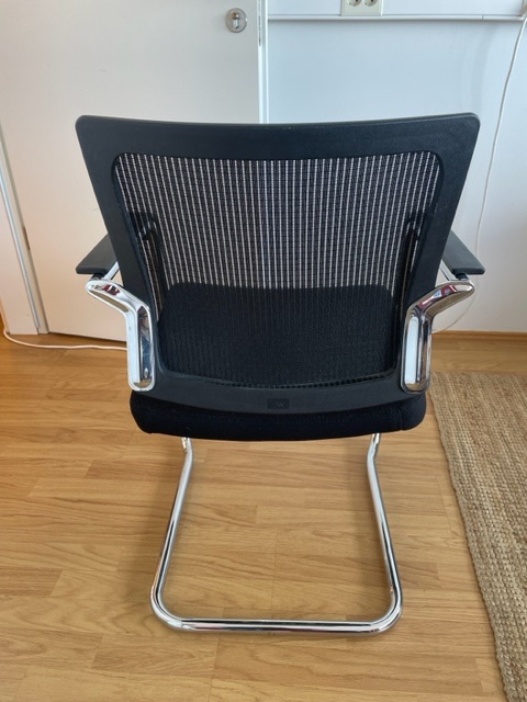 SELT / SOLD Flottur stóll 3