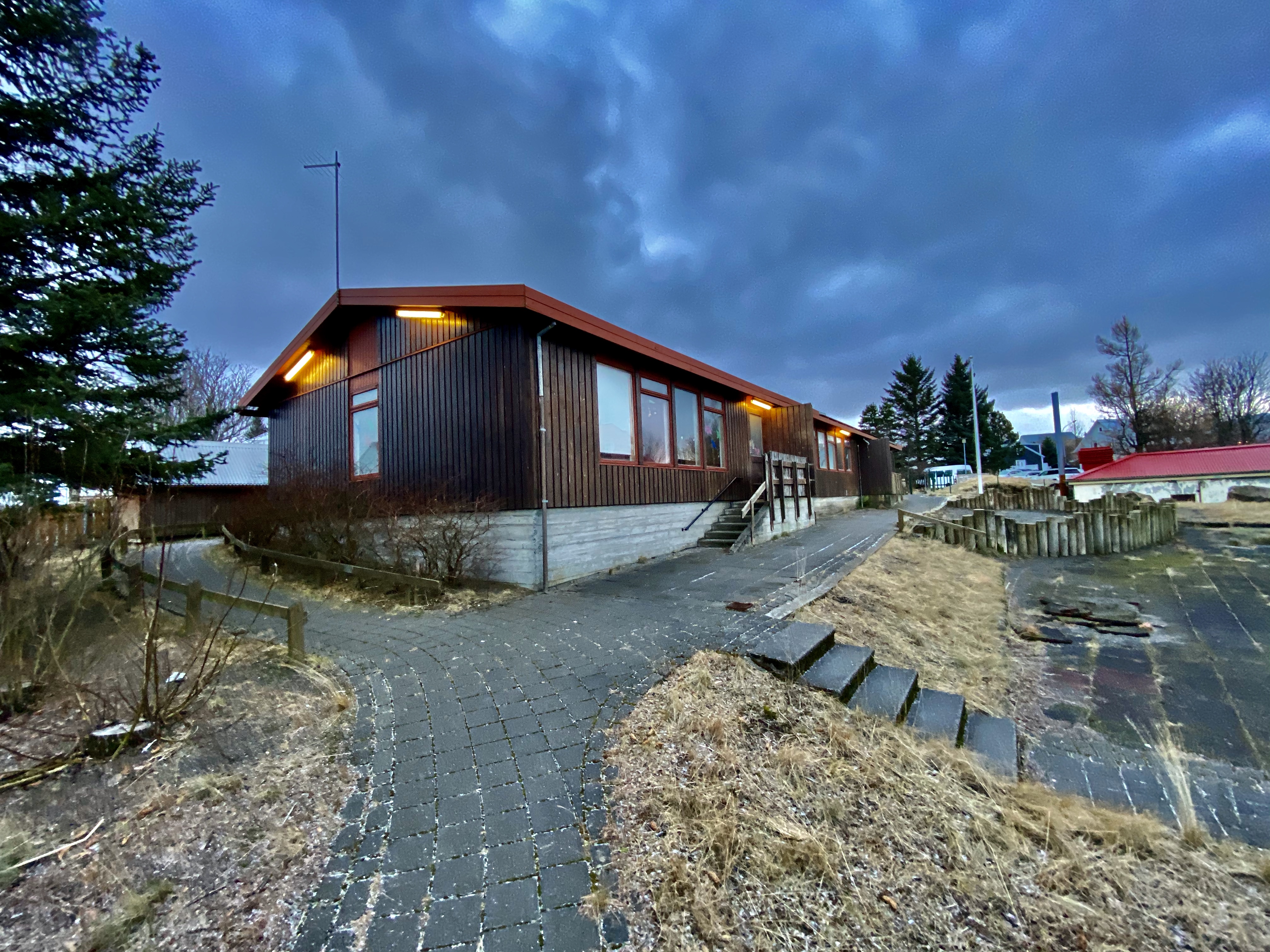 Endurnýtt - Timburhús til brottflutnings - 296 fm 6