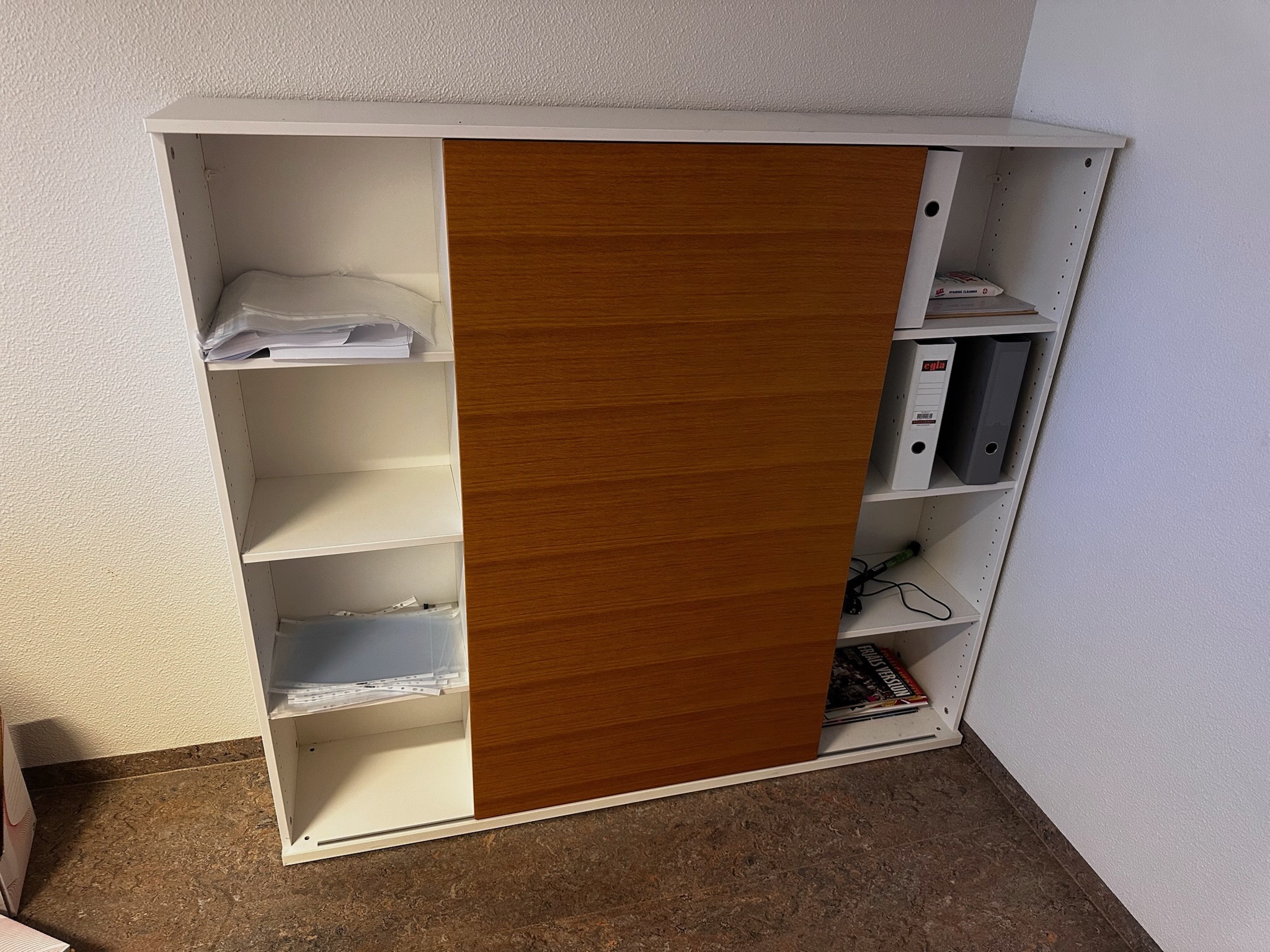 SELT / SOLD IKEA skápur með rennihurðum, L162 x B35 x H143 sm. 4