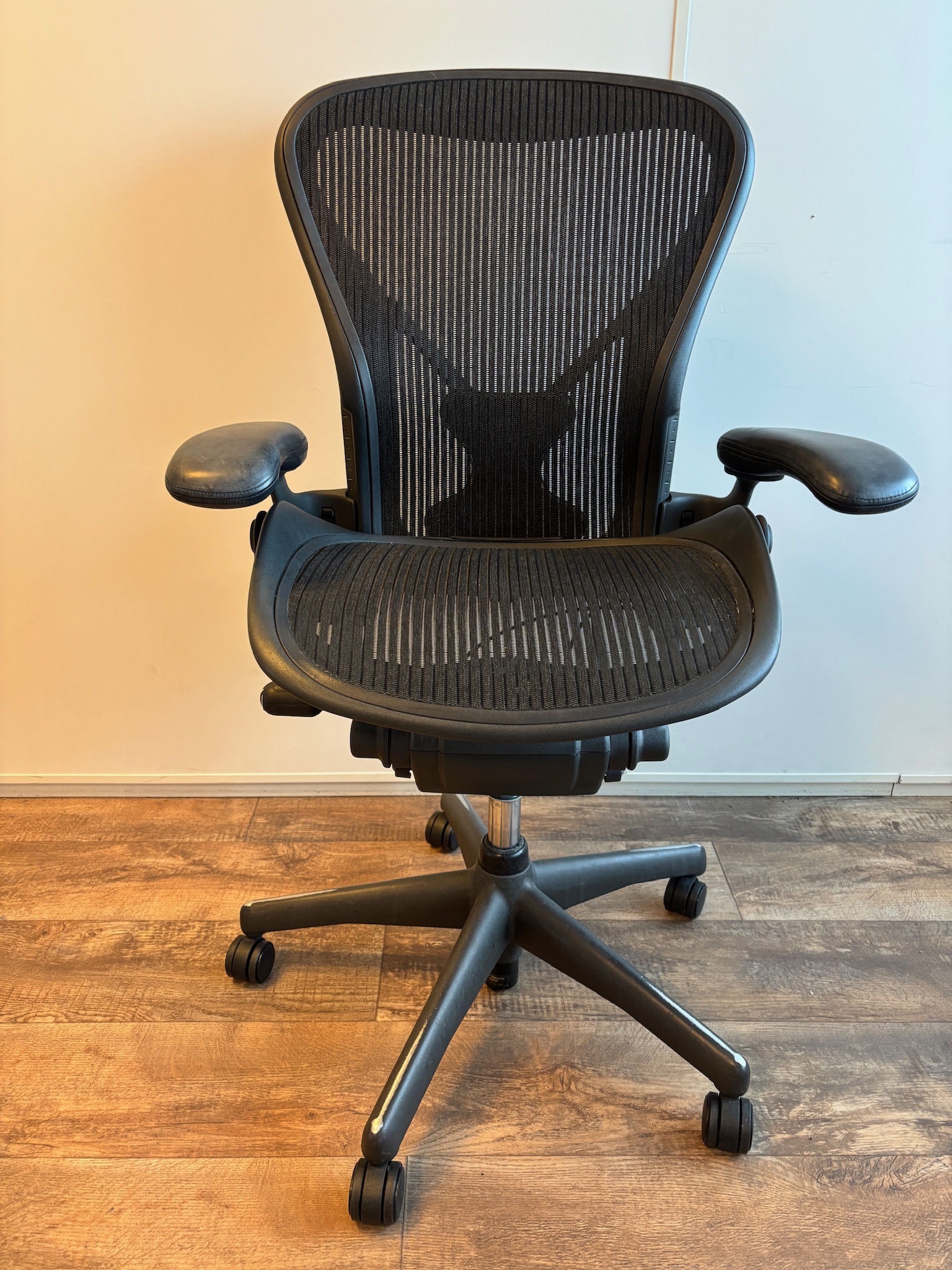 SELT / SOLD Herman Miller Aeron, B stærð 15