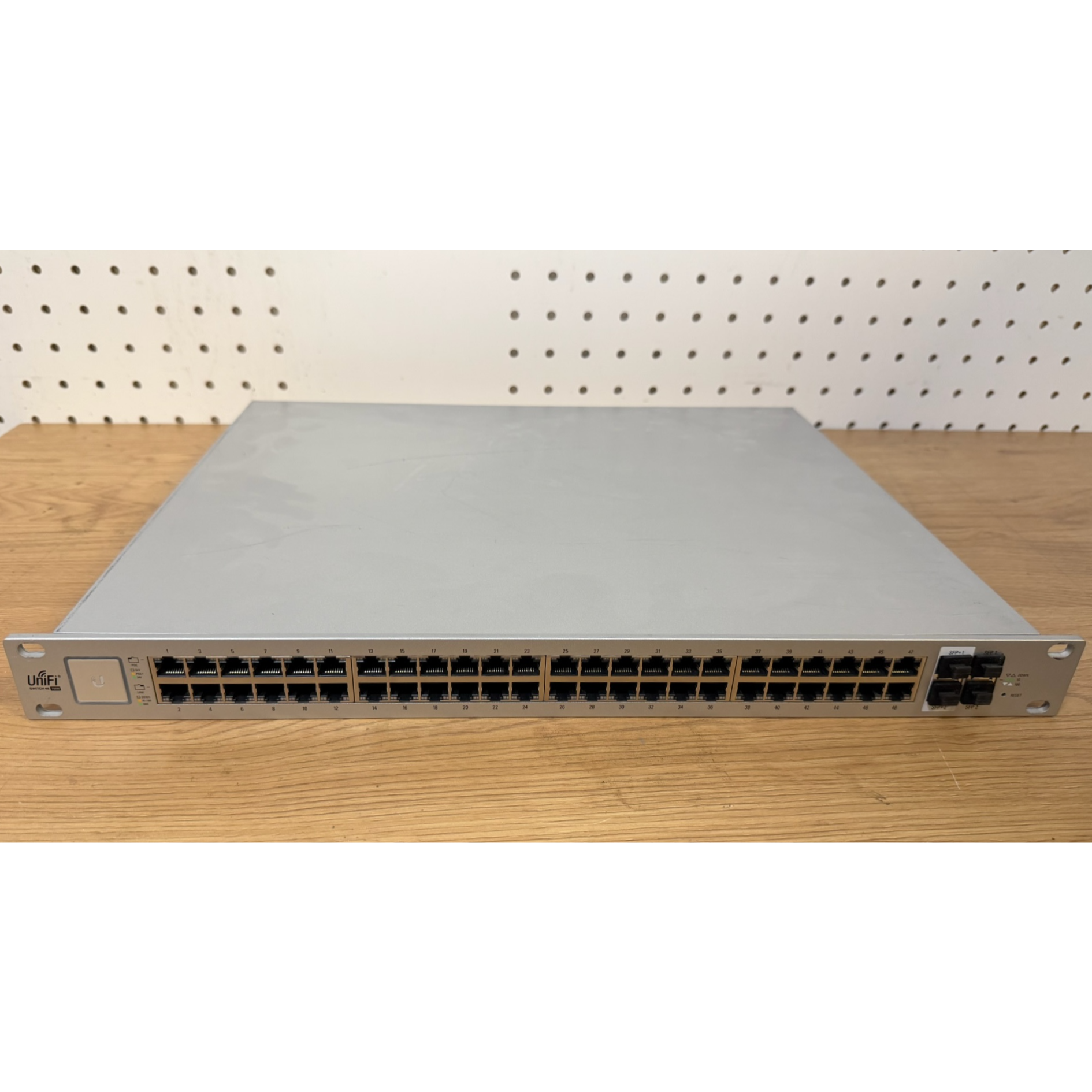 UniFi 48 750W sviss frá Ofar