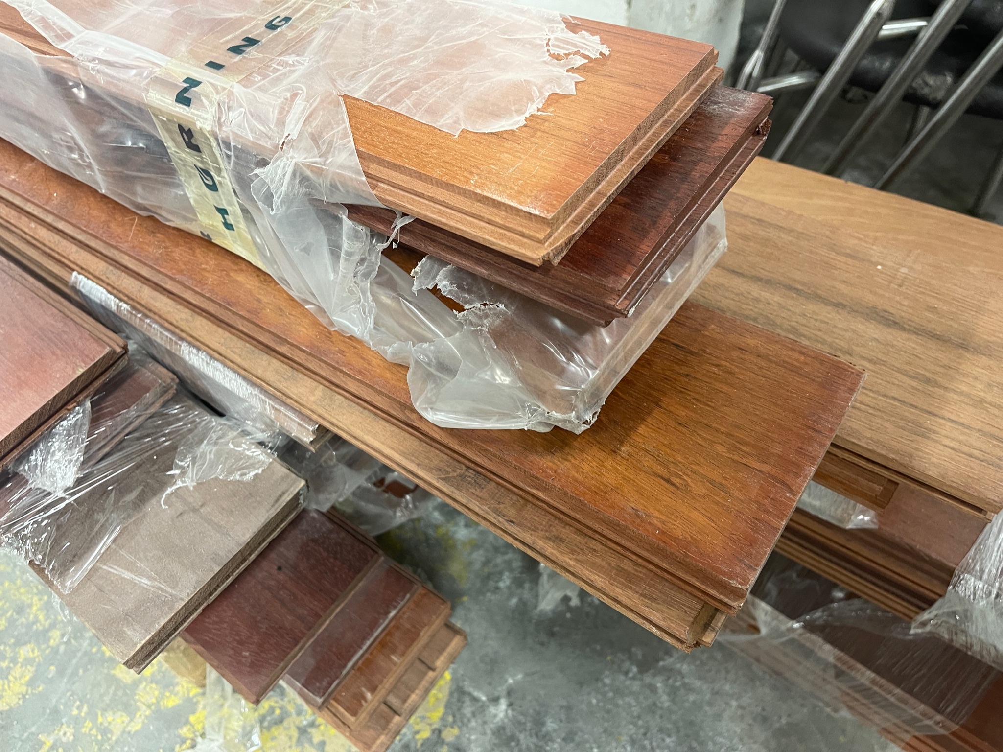 SELT / SOLD Flott gegnheilt parket 3