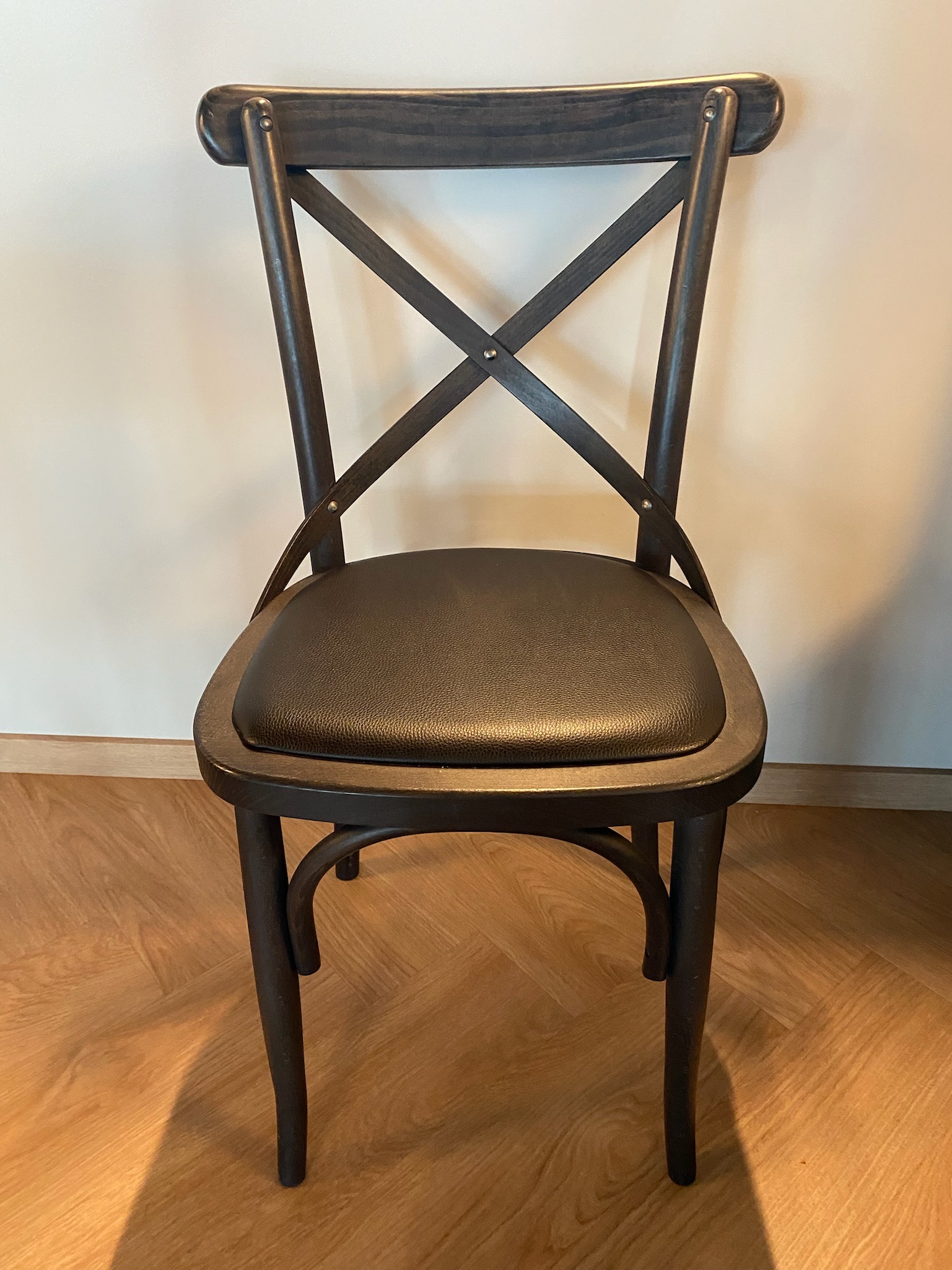 SELT / SOLD - New Wilson borðstofustólar frá Húsgagnahöllinni (15 stk.) 2