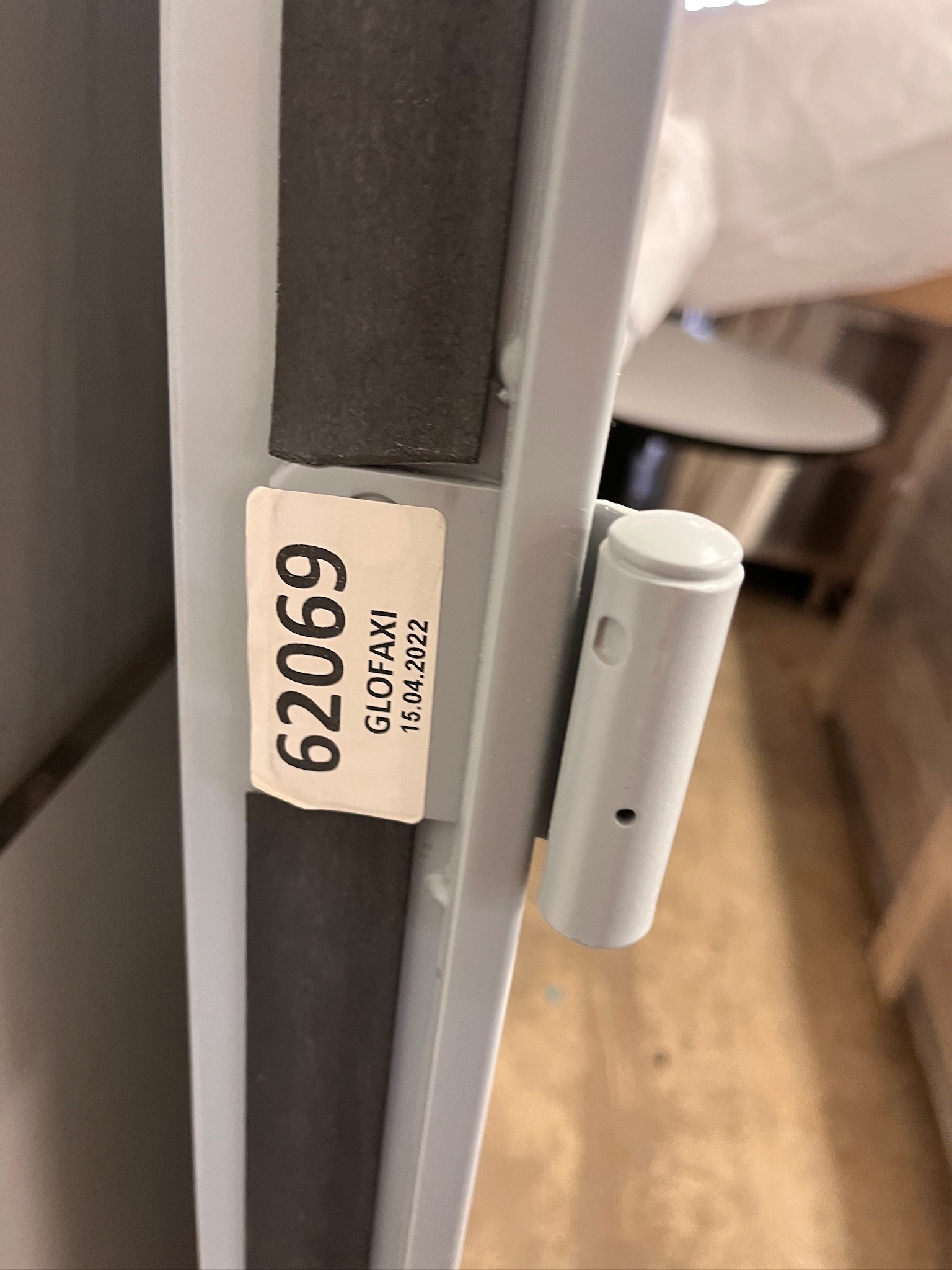 SELT / SOLD Eldvarnarhurð í ramma ónotuð frá Glófaxa, H210xB95sm. 8