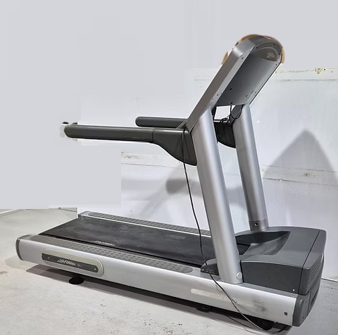 SELT / SOLD Life Fitness hlaupabretti
