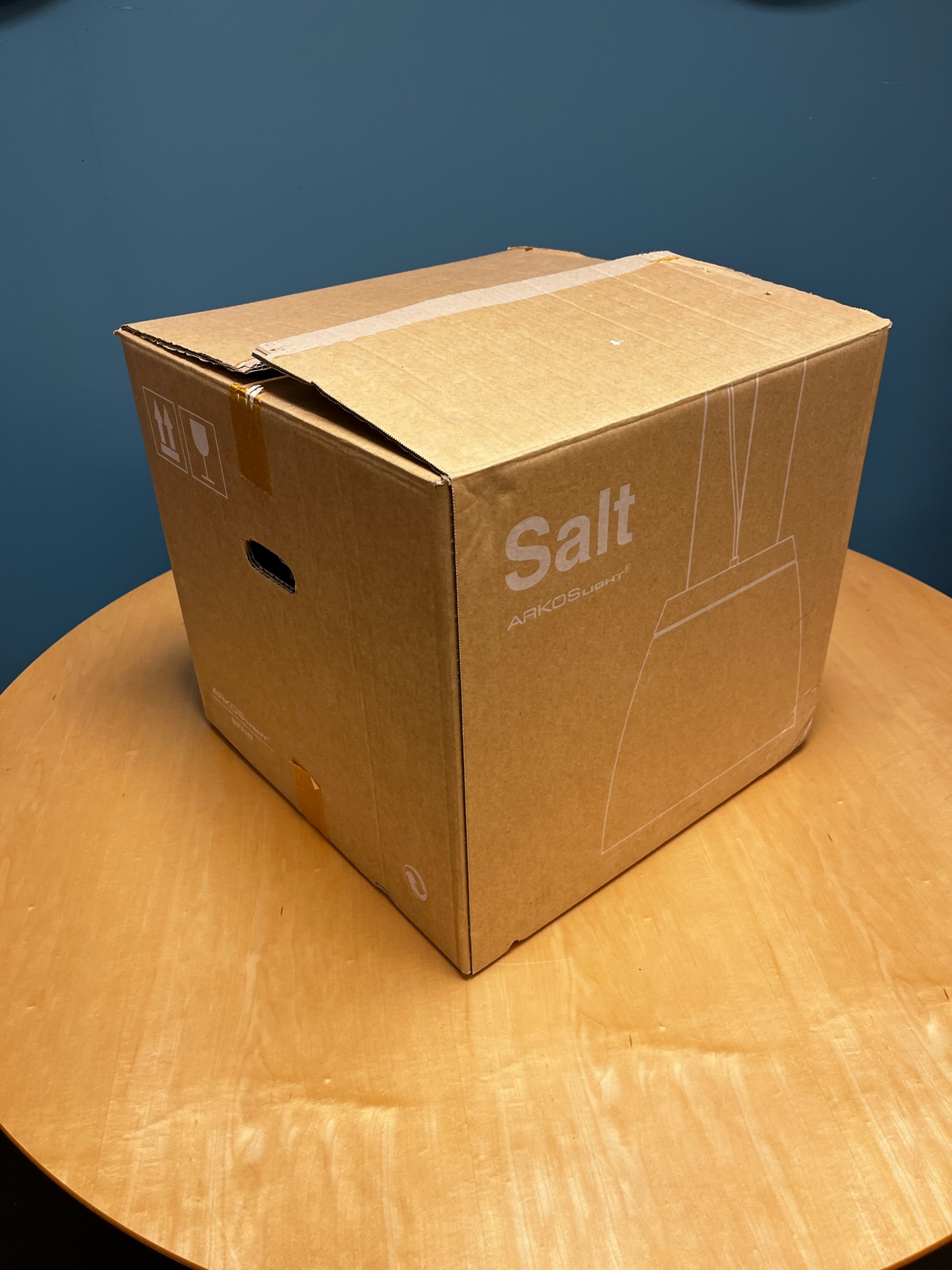 SELT / SOLD Salt 6 ljósakróna frá ArkosLight (ónotuð) 2