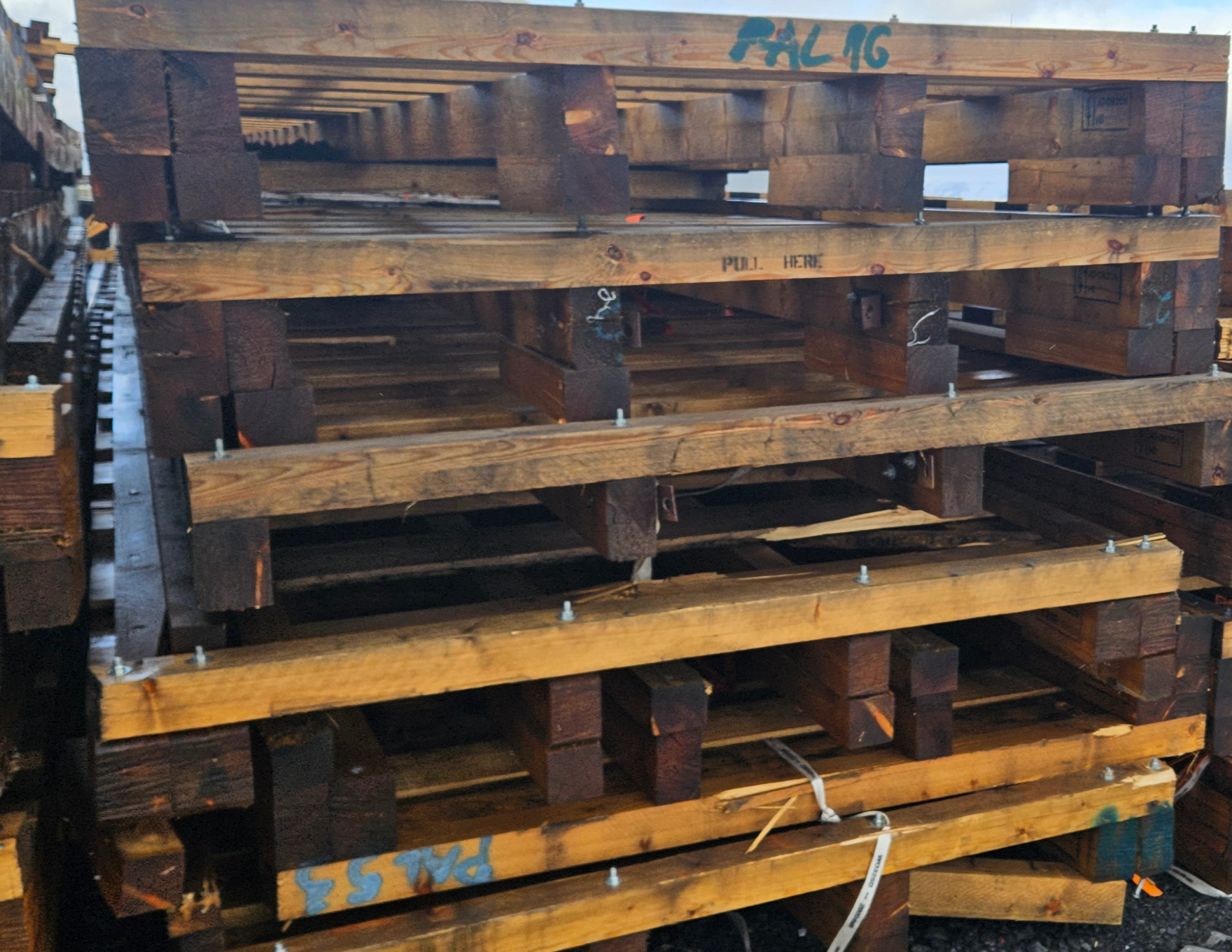 SELT / SOLD Timburrammar dregarar - timburfleti 12x2 - Pnr. 850 Hella 7
