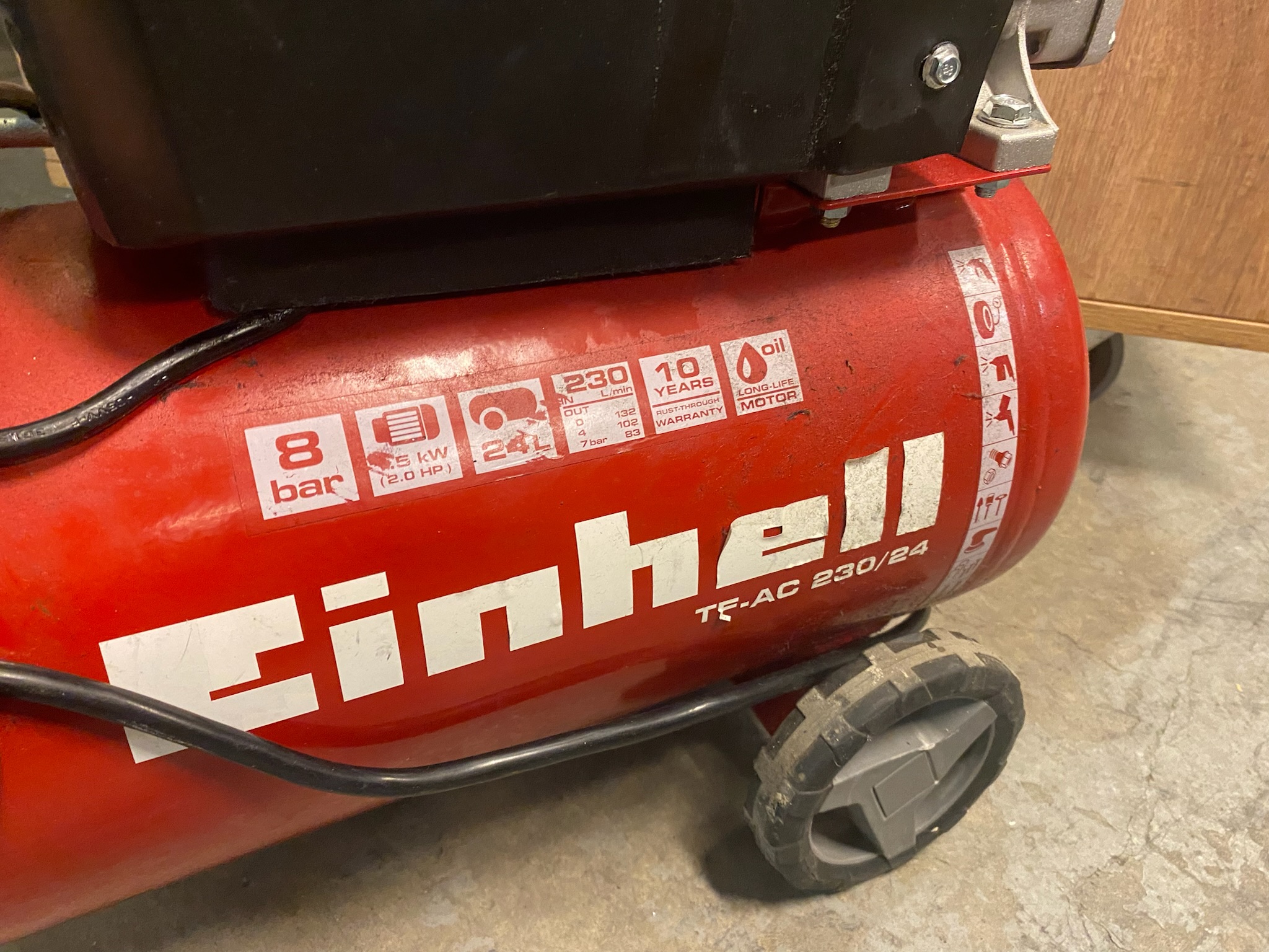 SELT / SOLD - Einhell loftpressa, 24 lítra tankur 5