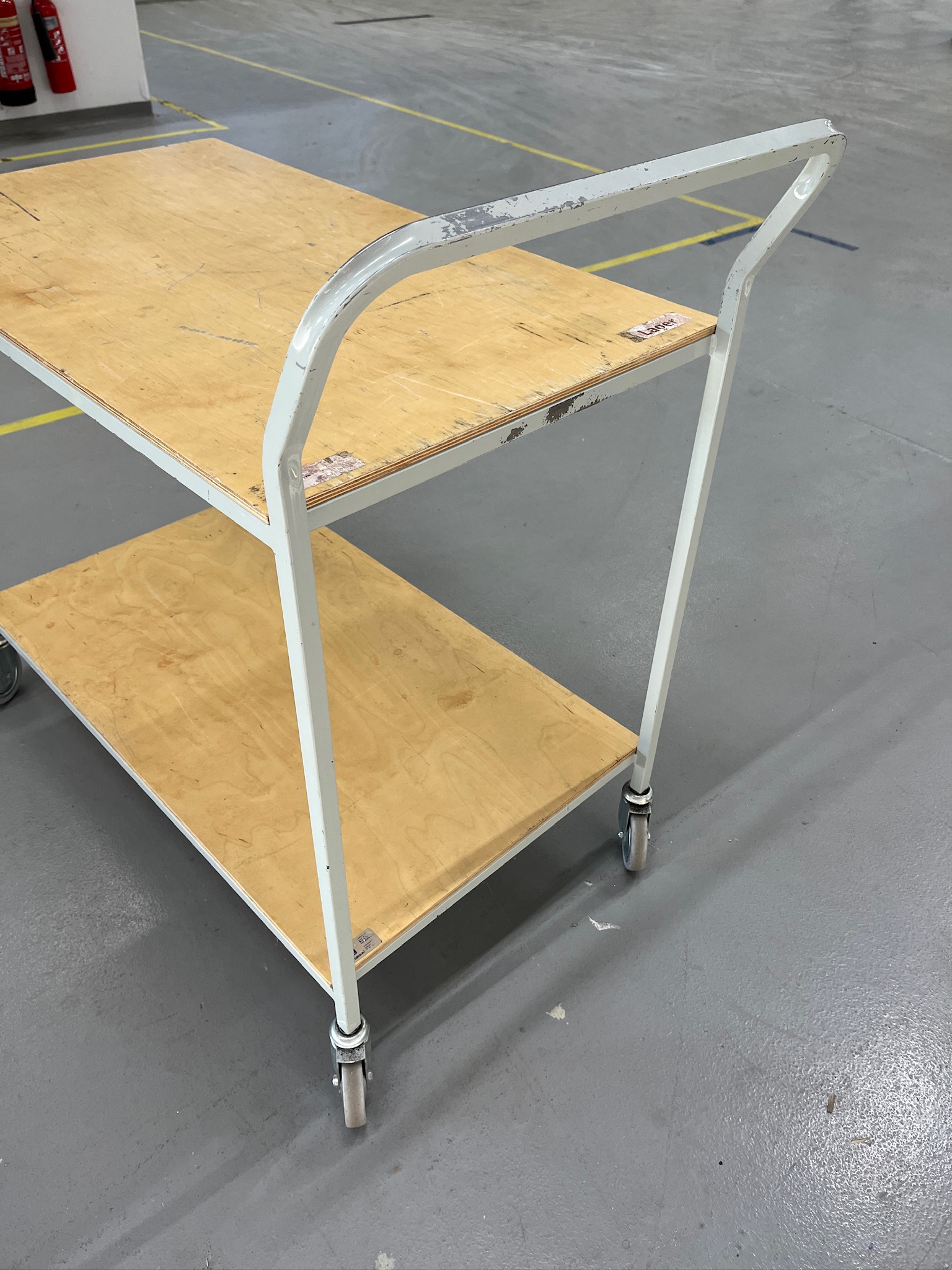 SELT / SOLD Viðarhilluvagn, L95 x B55 x H80 sm. 3